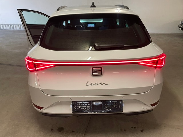 SEAT Leon ST 2.0 TDI EVO DSG Style-image-11