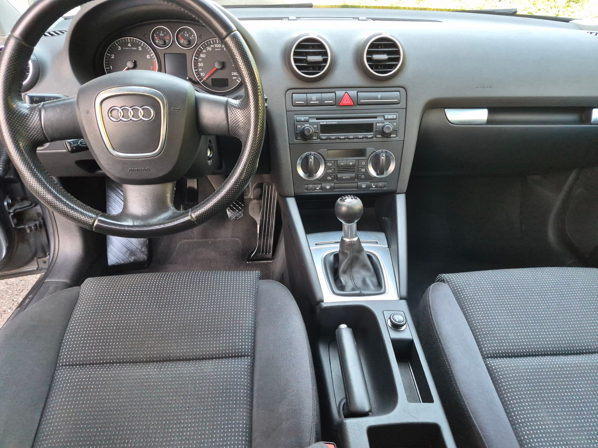 AUDI A3 Sportback 2.0 Turbo FSI Ambition-image-7