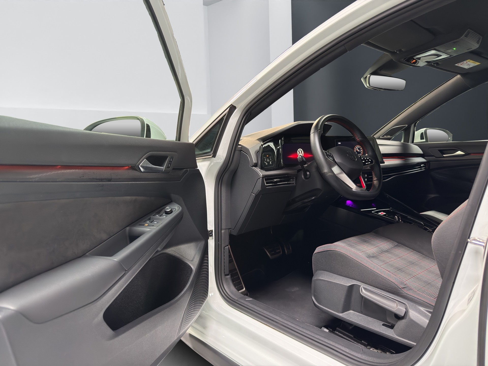 VW Golf 2.0 TSI GTI DSG-image-7