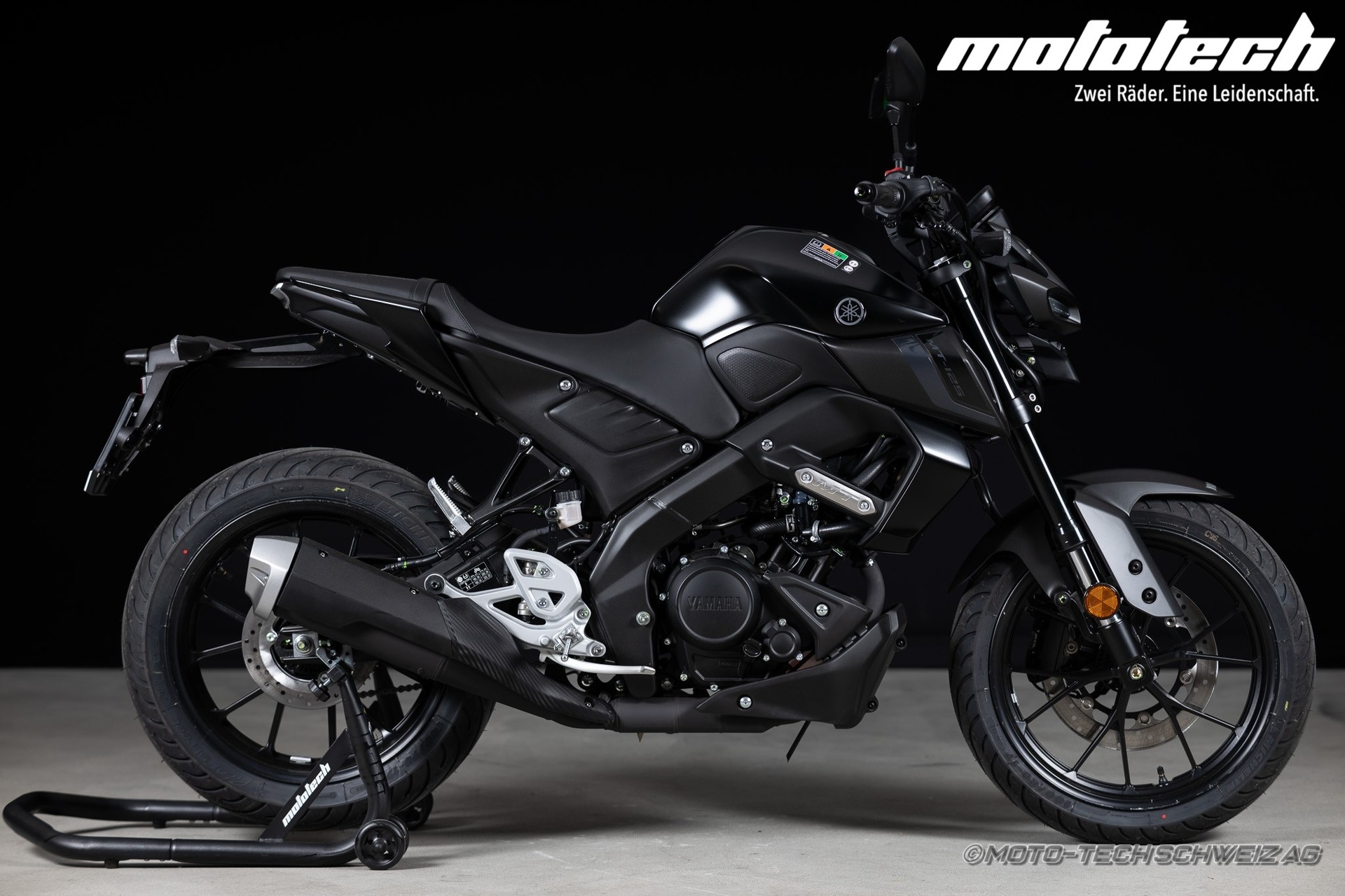 YAMAHA MT-125 ABS-showroom-element-1