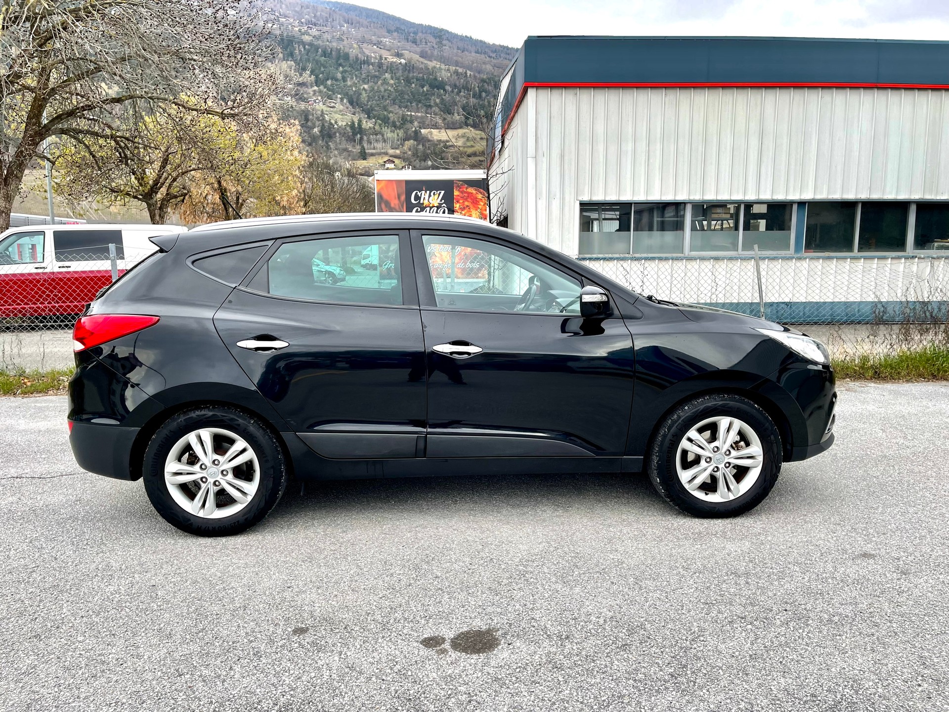 HYUNDAI iX 35 2.0 Comfort 4WD-image-18