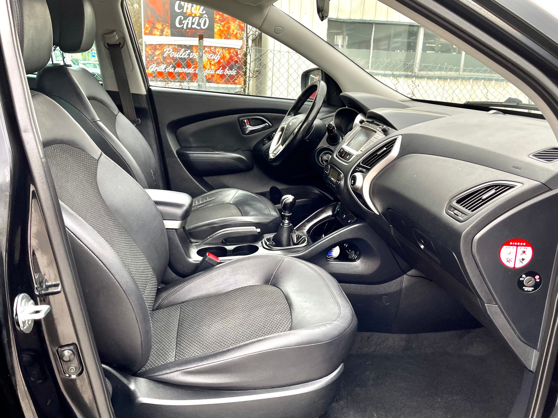 HYUNDAI iX 35 2.0 Comfort 4WD-image-9