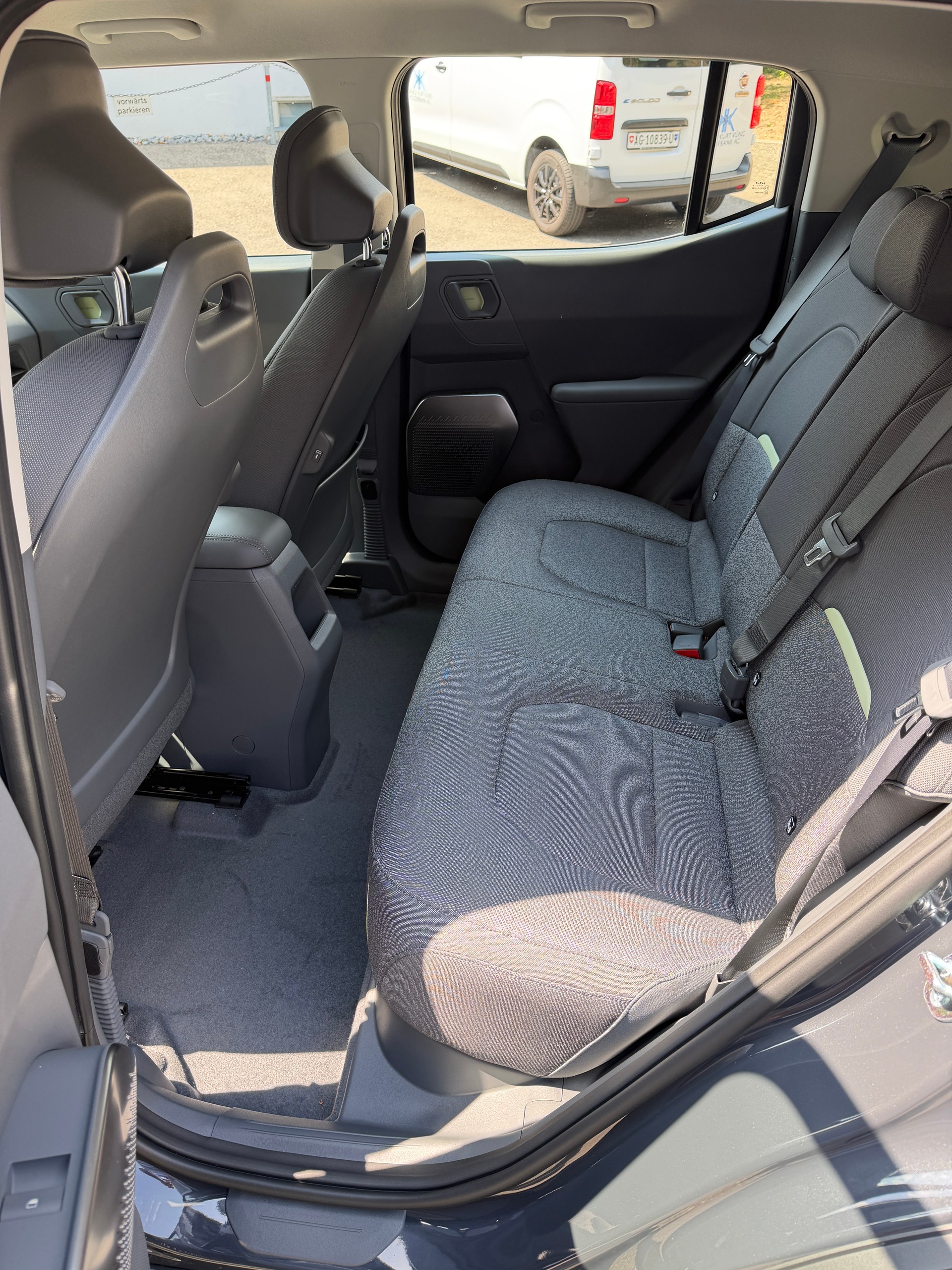 KIA EV2 61 kWh Air-image-10