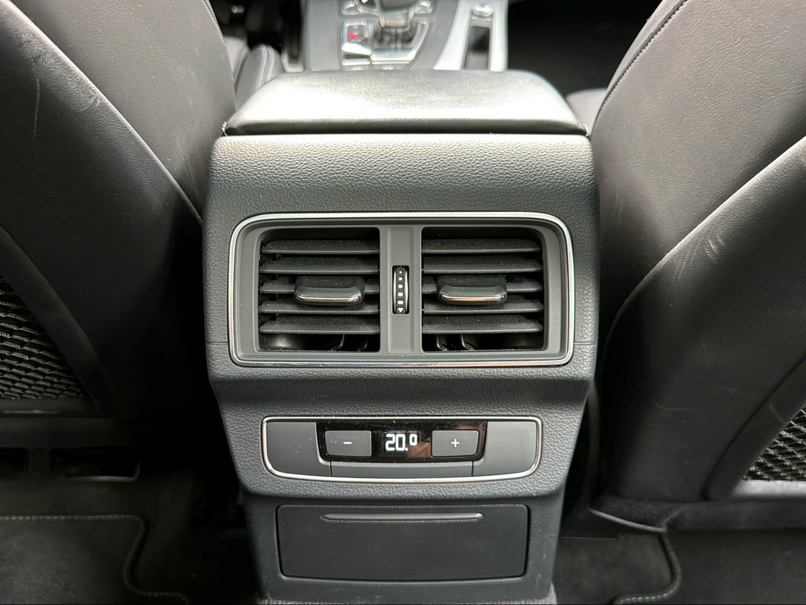 AUDI Q5 2.0 TFSI sport quattro S-tronic-image-21