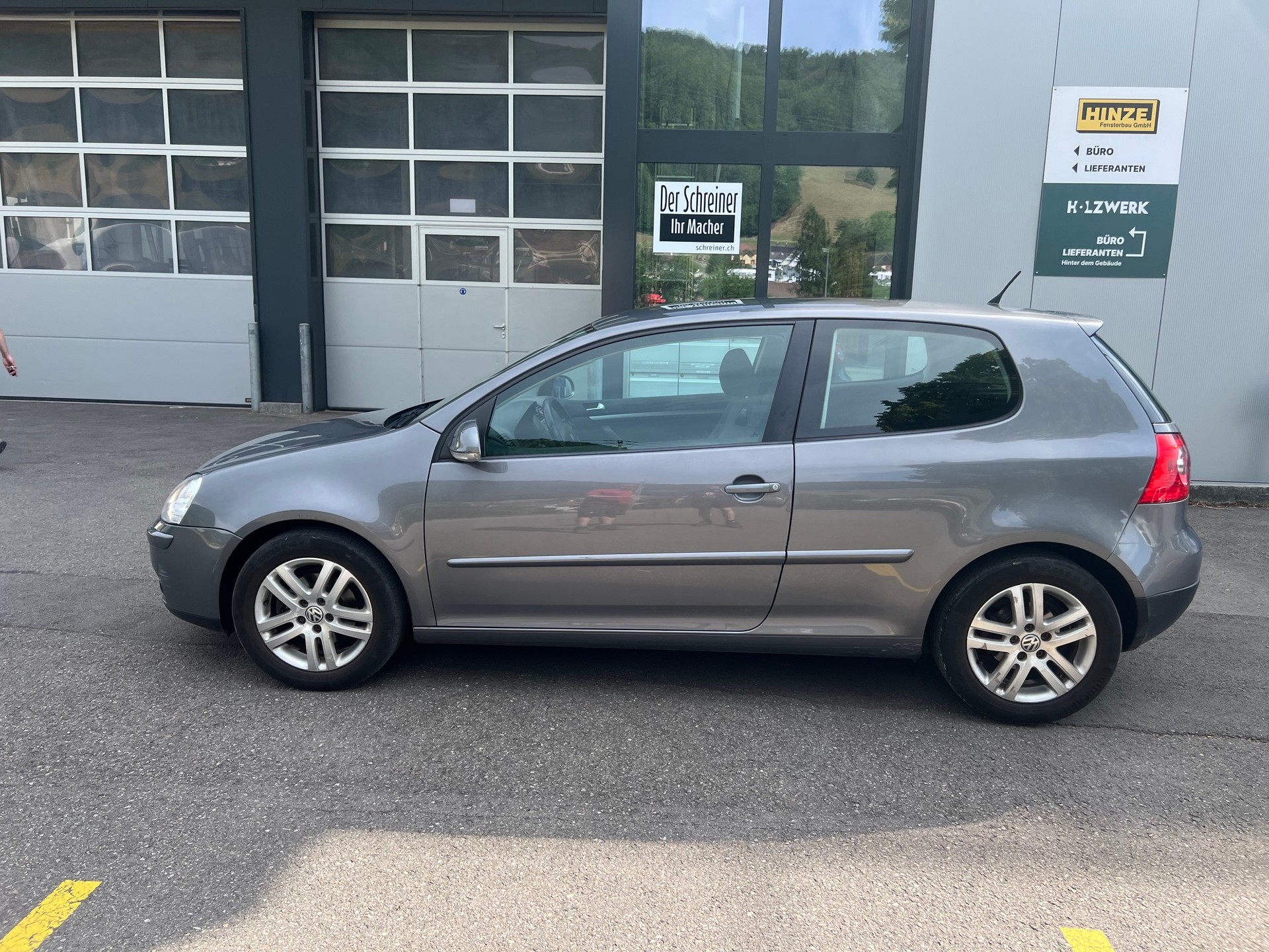VW Golf 1.6 Goal-image-1