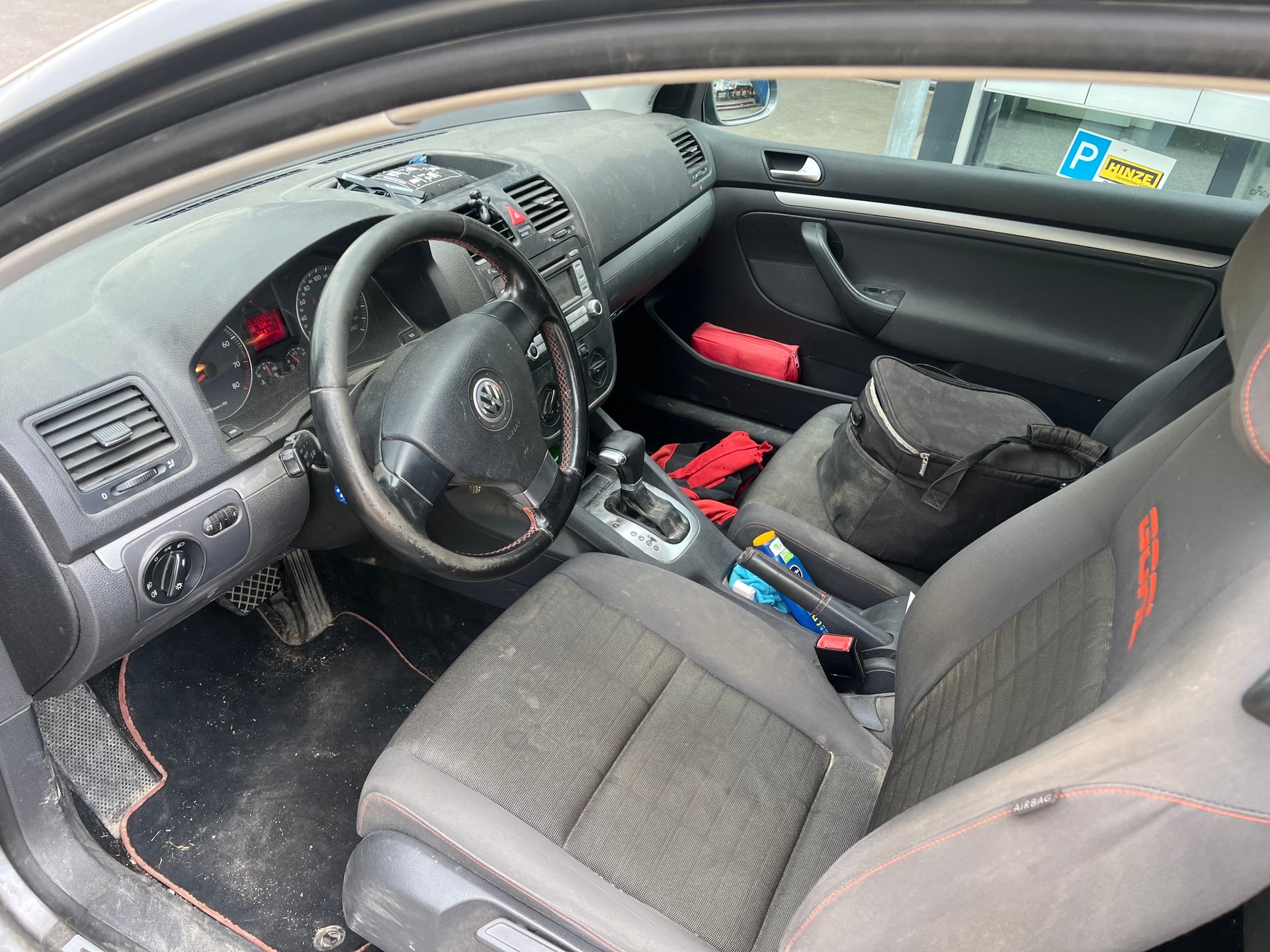 VW Golf 1.6 Goal-image-9