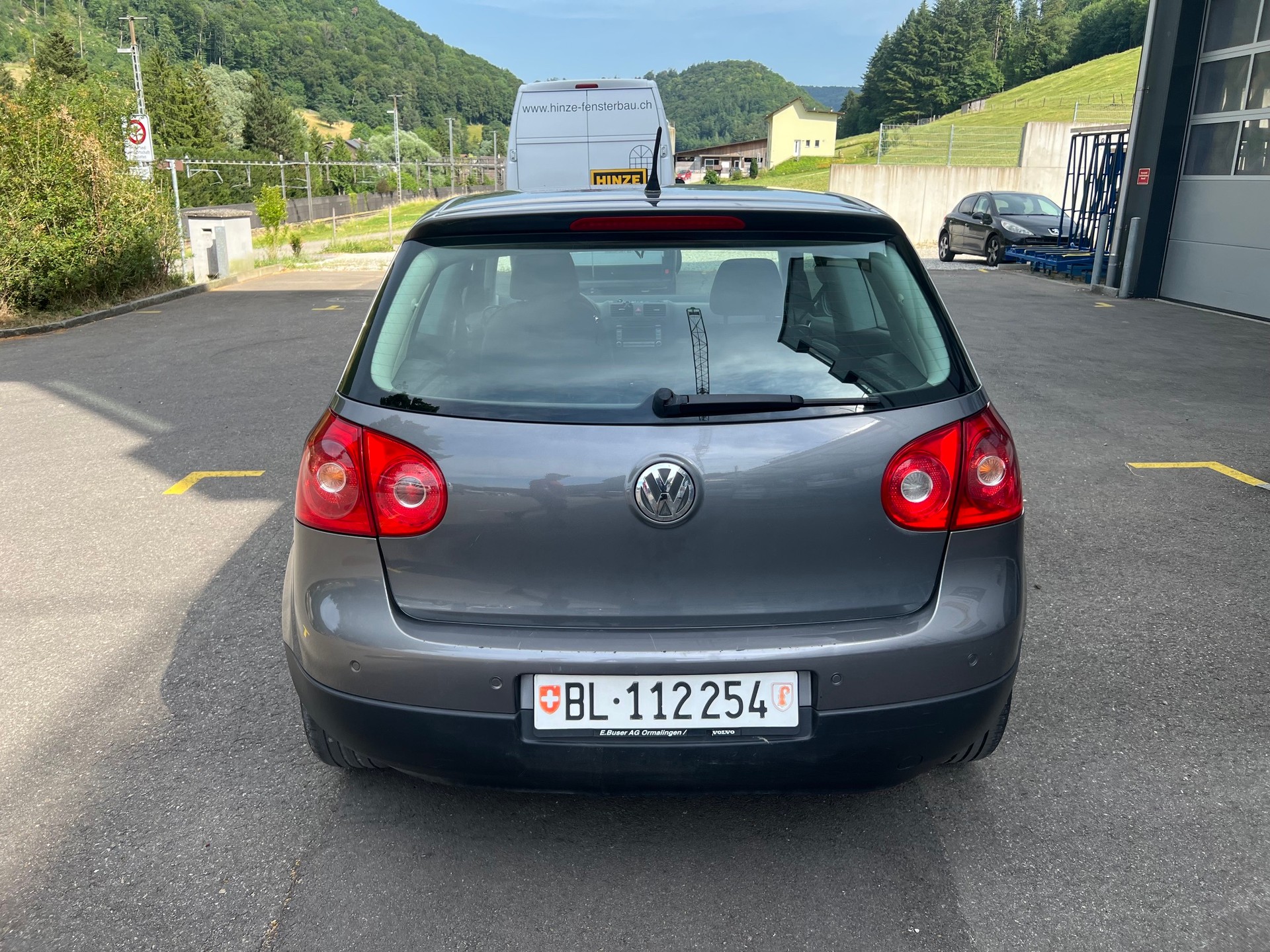 VW Golf 1.6 Goal-image-3