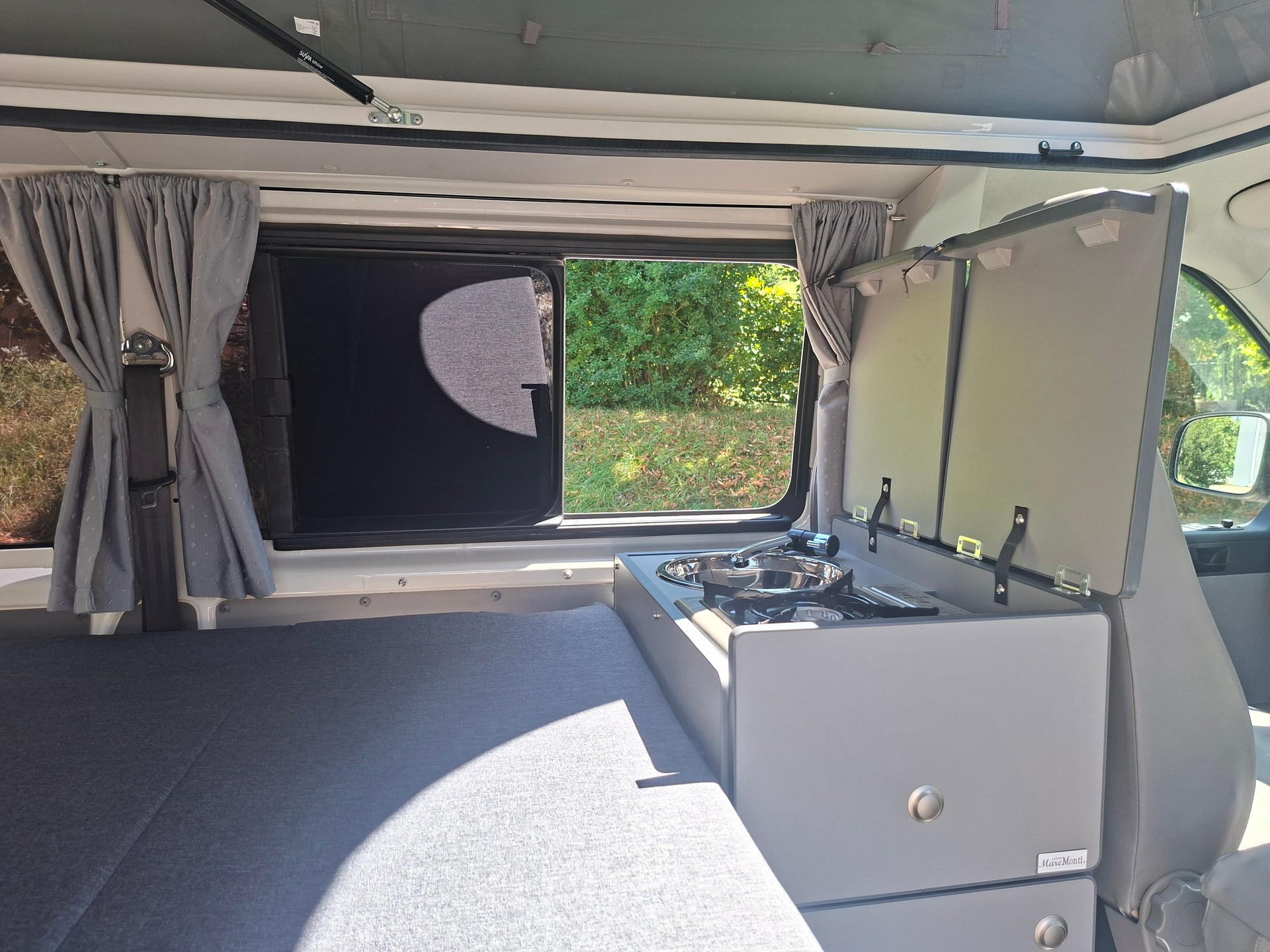VW VW T5 2.5 TDI 133PS 4MOTION 4X4 MAREMONTI FAMILY CAMPER 9SITZE-image-17
