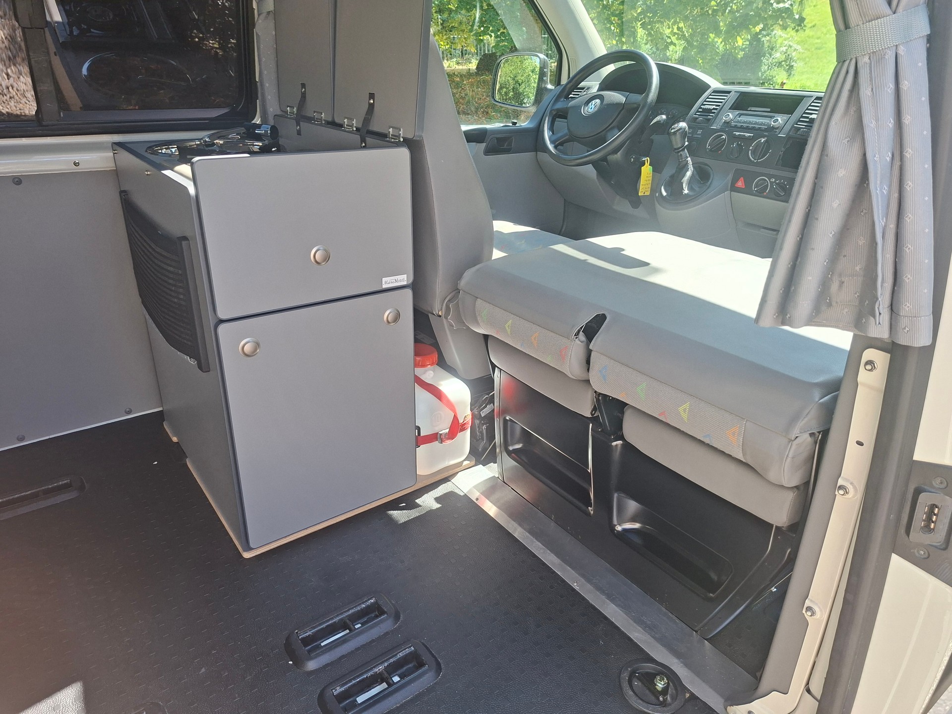 VW VW T5 2.5 TDI 133PS 4MOTION 4X4 MAREMONTI FAMILY CAMPER 9SITZE-image-9