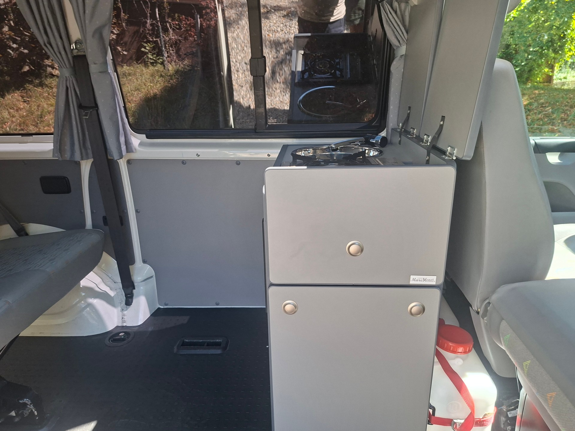 VW VW T5 2.5 TDI 133PS 4MOTION 4X4 MAREMONTI FAMILY CAMPER 9SITZE-image-10