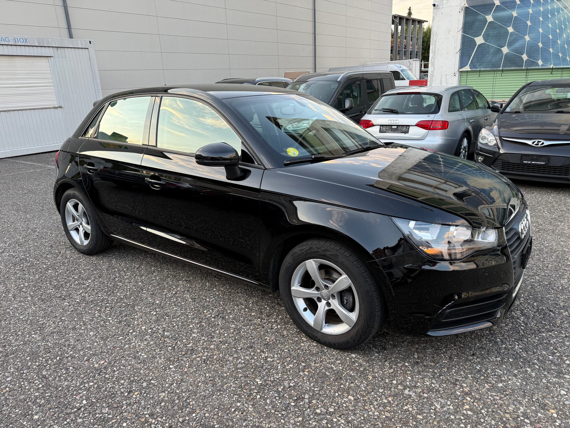 AUDI A1 Sportback 1.6 TDI Ambition DSG-image-1