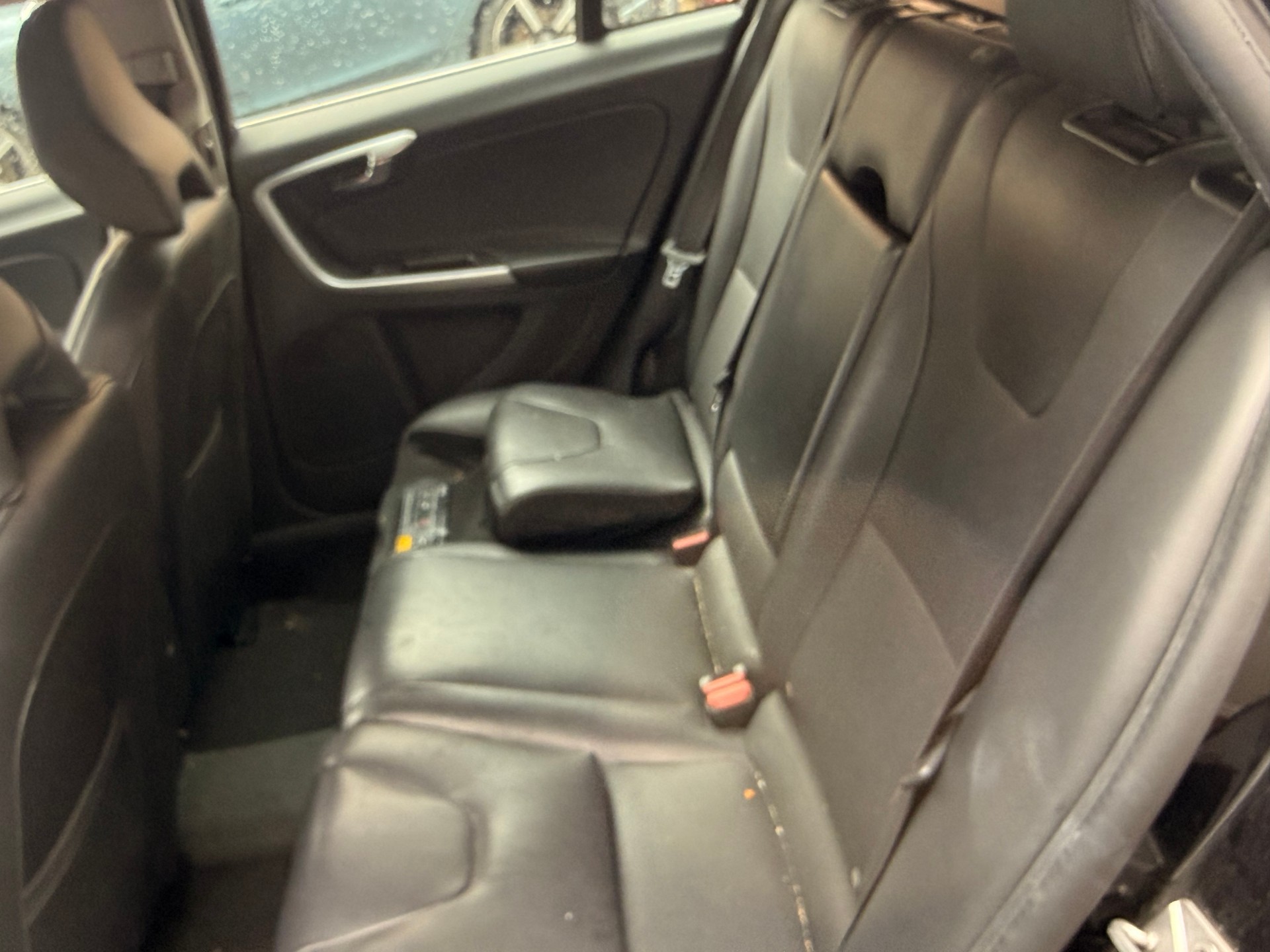 VOLVO V60 D4 Summum Geartronic-image-2