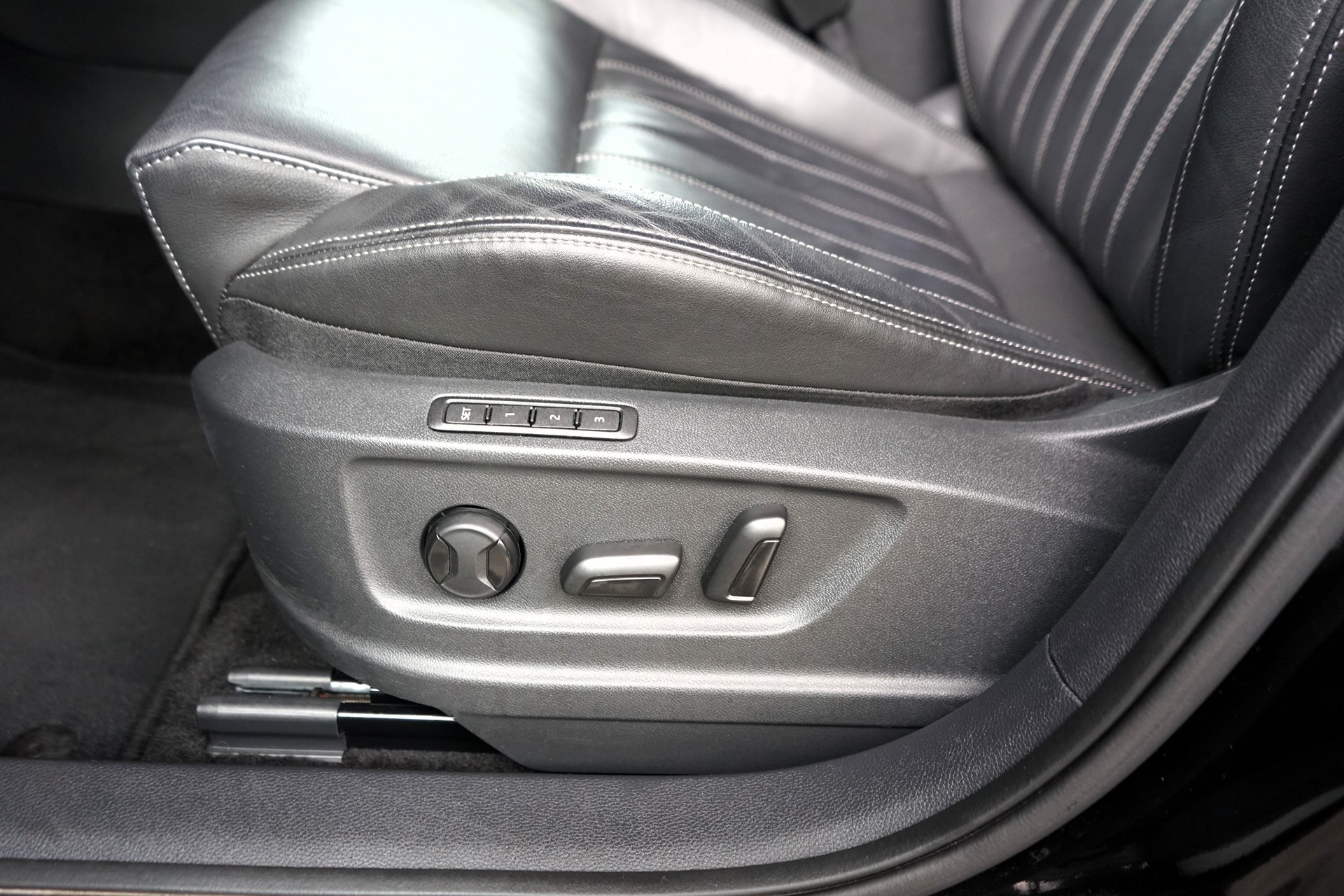 SKODA Karoq 2.0 TSI SportLine 4x4 DSG-image-19