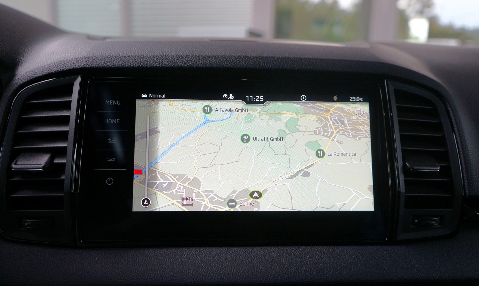 SKODA Karoq 2.0 TSI SportLine 4x4 DSG-image-13