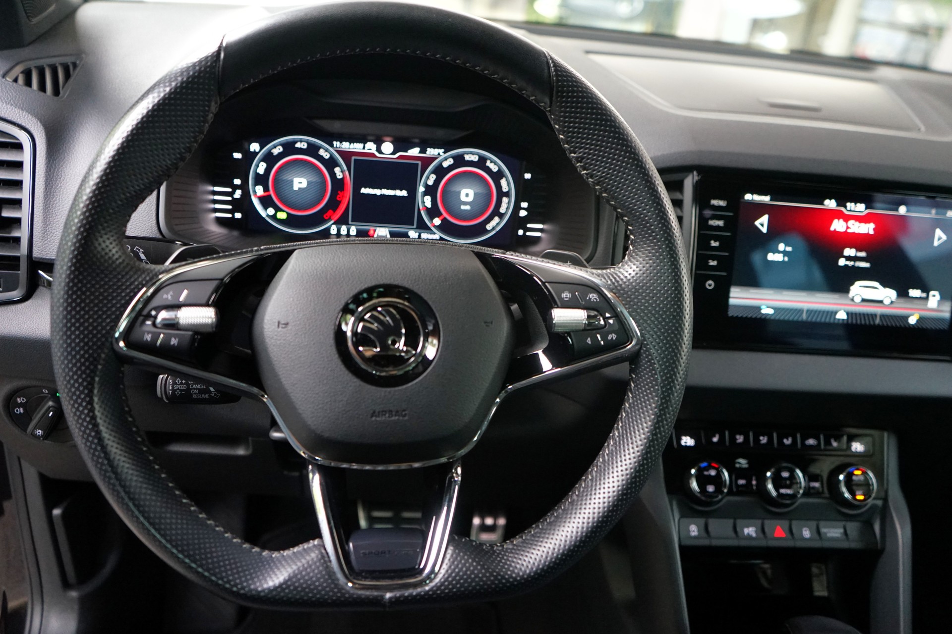 SKODA Karoq 2.0 TSI SportLine 4x4 DSG-image-8