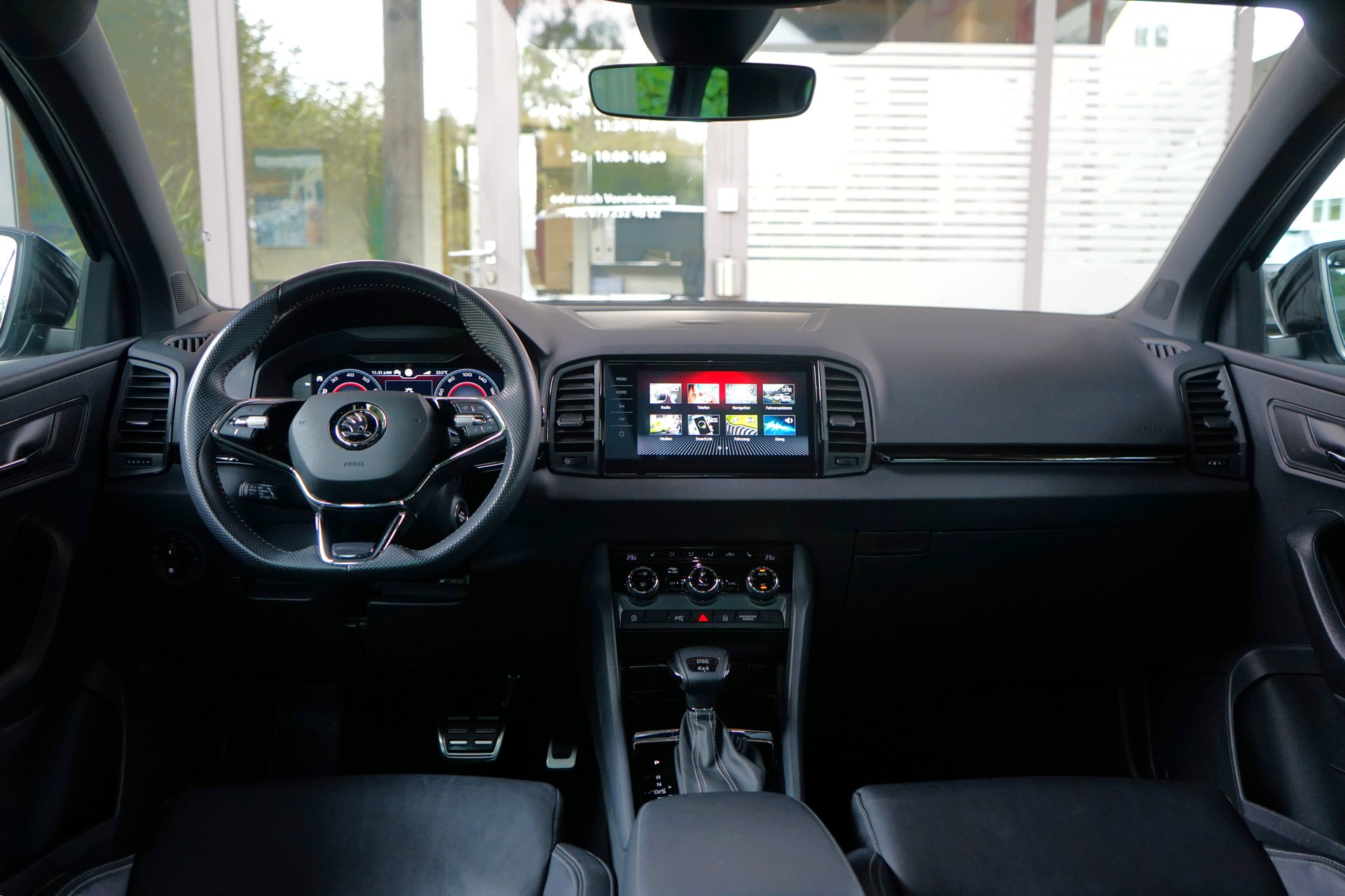 SKODA Karoq 2.0 TSI SportLine 4x4 DSG-image-3
