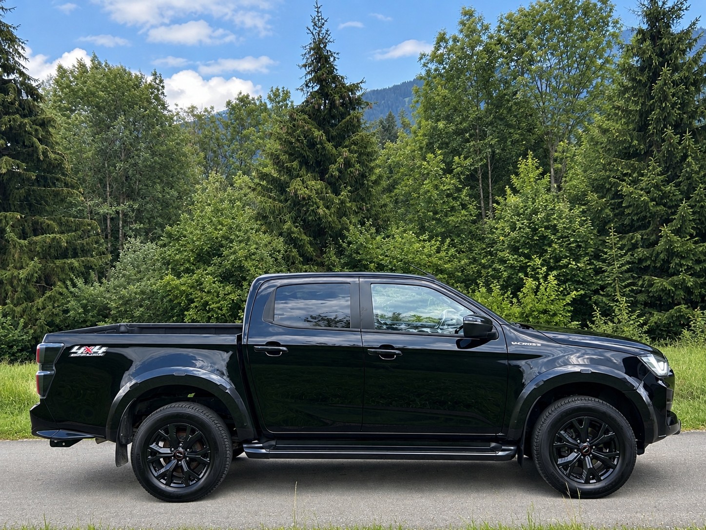 ISUZU D-MAX 1.9 CrewCab N60FF V-Cross 4x4 AT-image-5