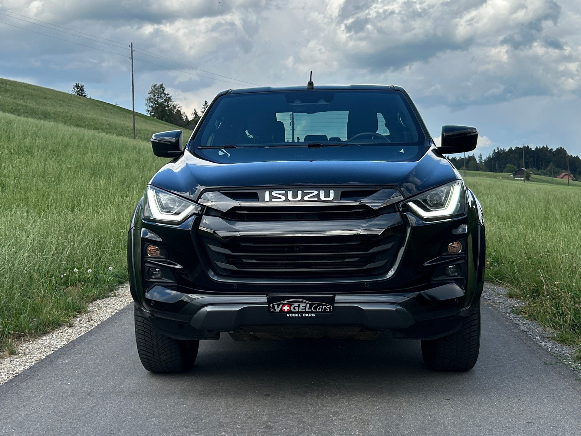 ISUZU D-MAX 1.9 CrewCab N60FF V-Cross 4x4 AT-image-6