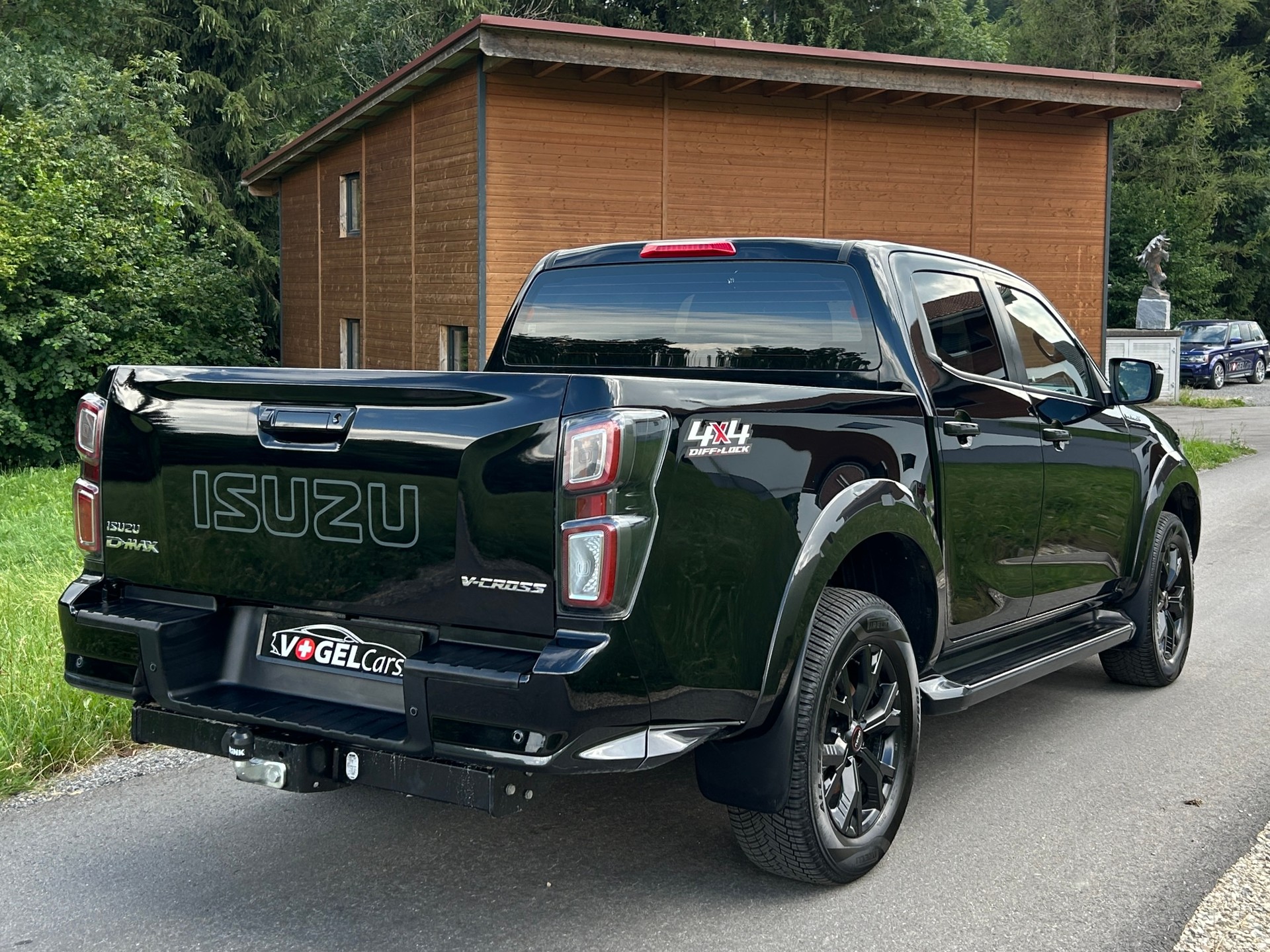 ISUZU D-MAX 1.9 CrewCab N60FF V-Cross 4x4 AT-image-4
