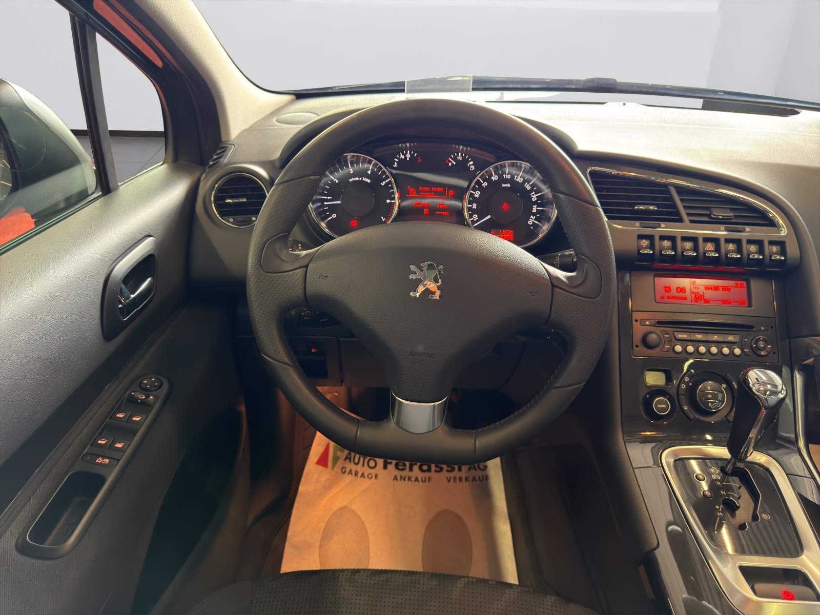 PEUGEOT 3008 1.6 16V T Allure Tiptronic-image-13