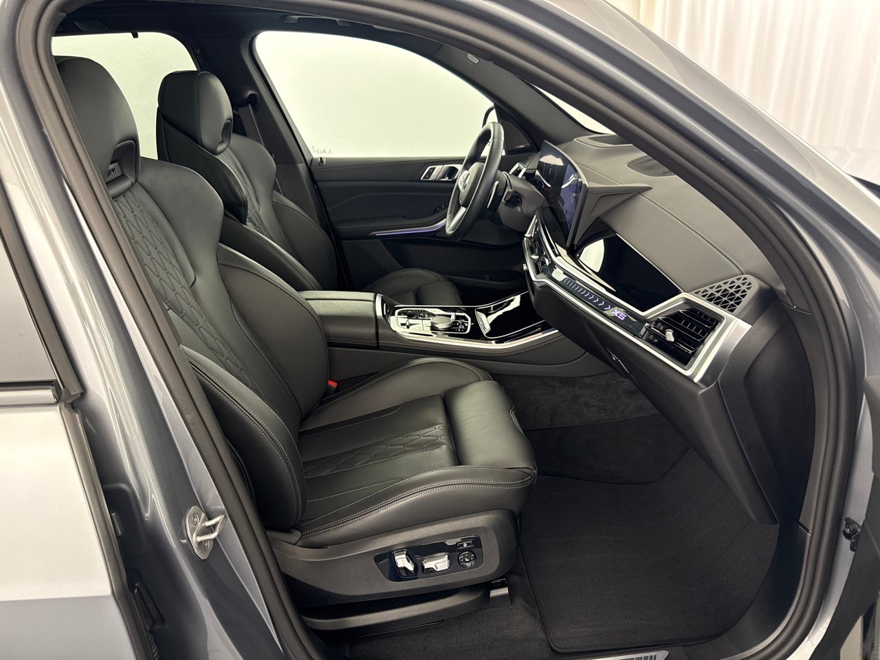 BMW X5 xD 48V 40d M Sport Pro ''7 Plätzer inkl. AHK & Standheizung''-image-8