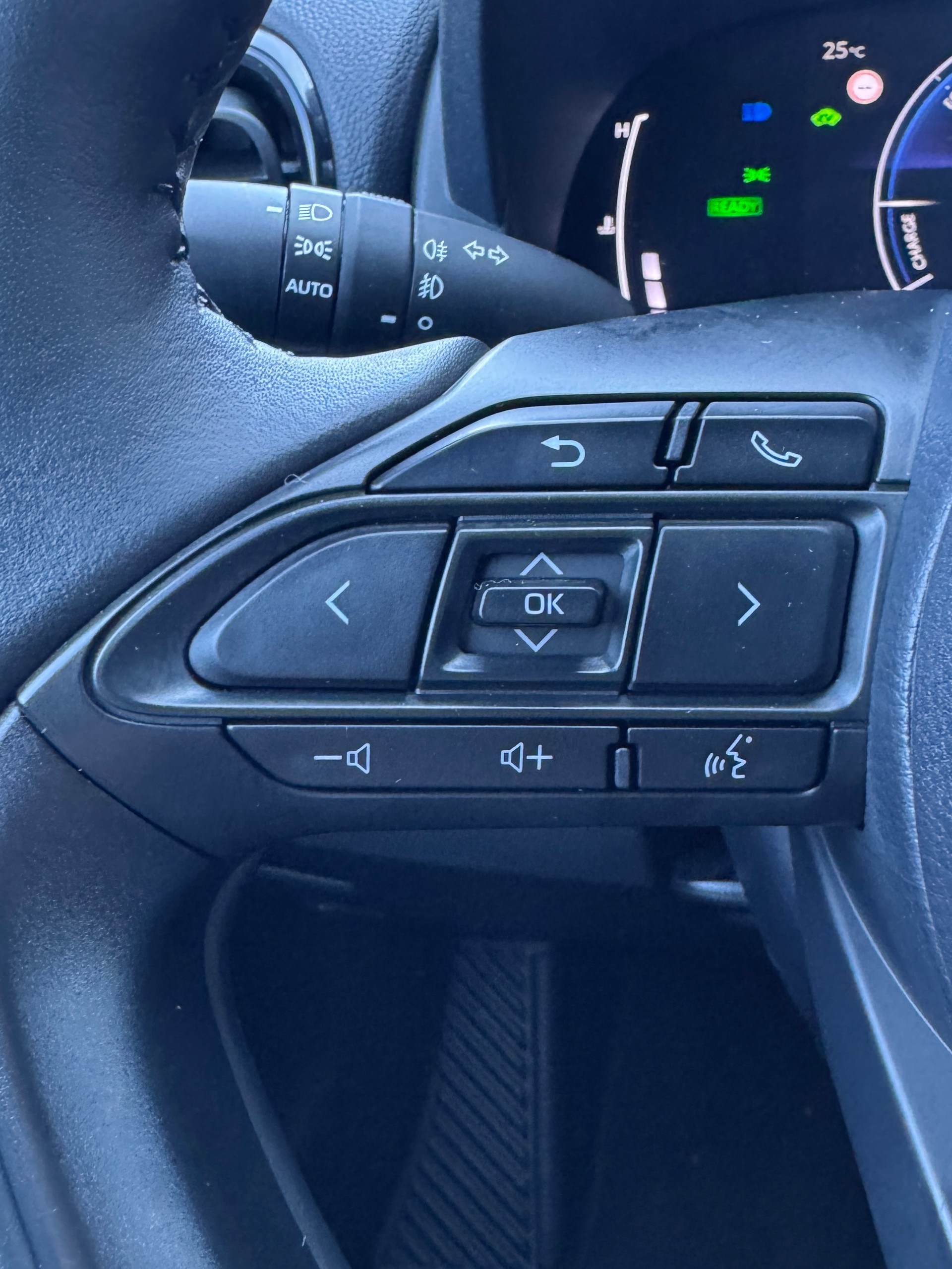 TOYOTA Yaris Cross 1.5 Trend e-CVT-image-15