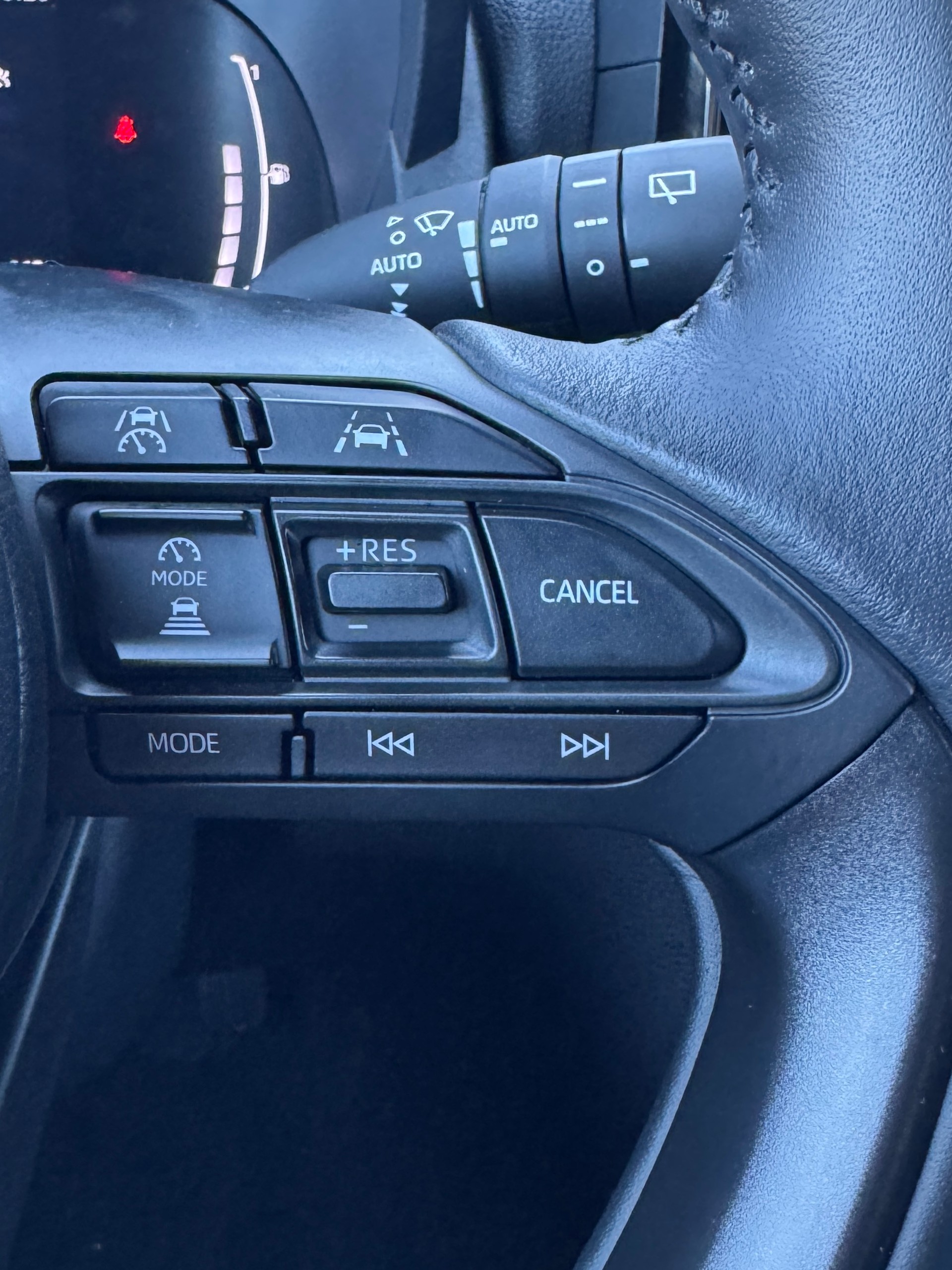 TOYOTA Yaris Cross 1.5 Trend e-CVT-image-16
