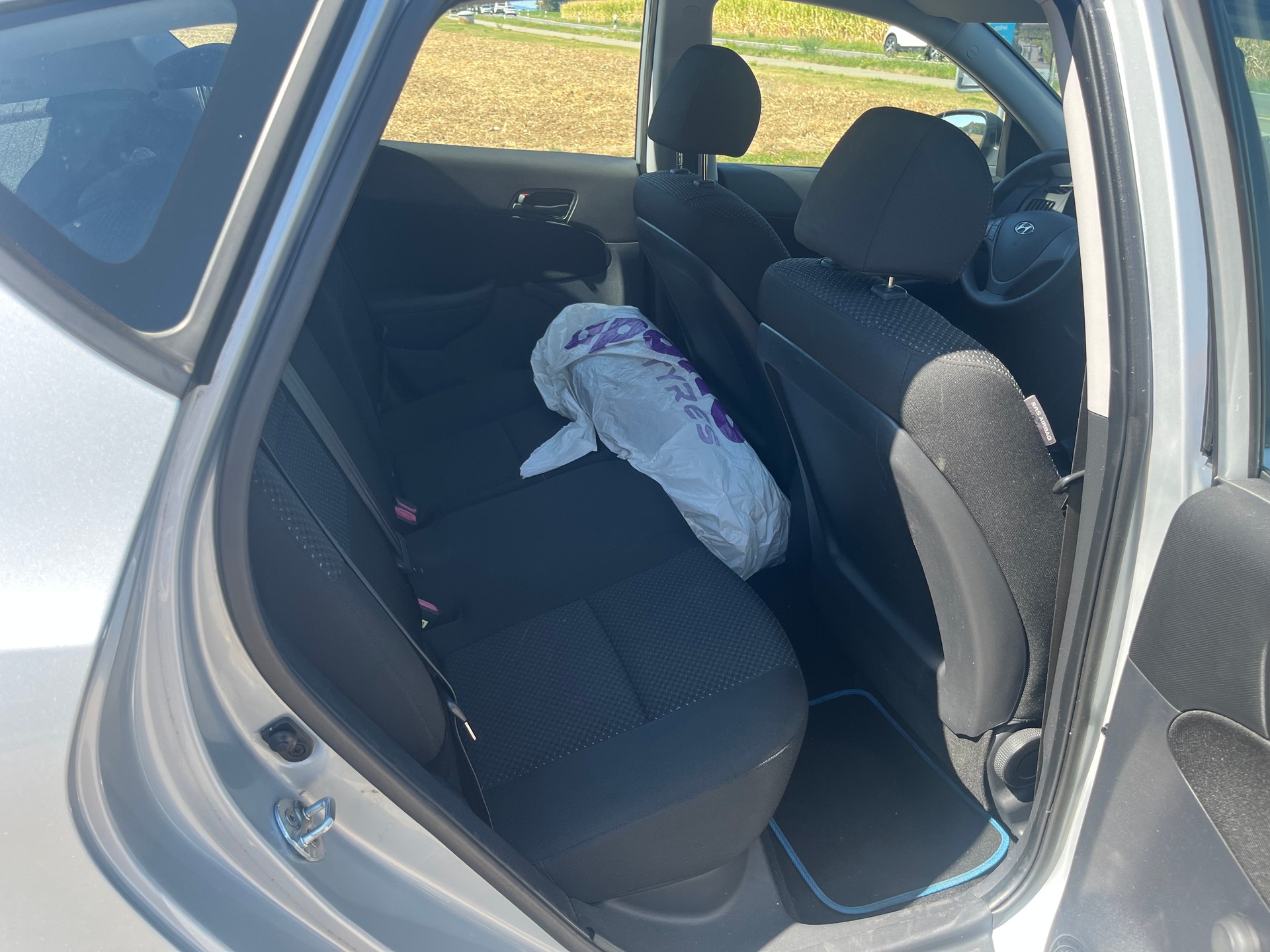 HYUNDAI i30 1.4 Comfort-image-11