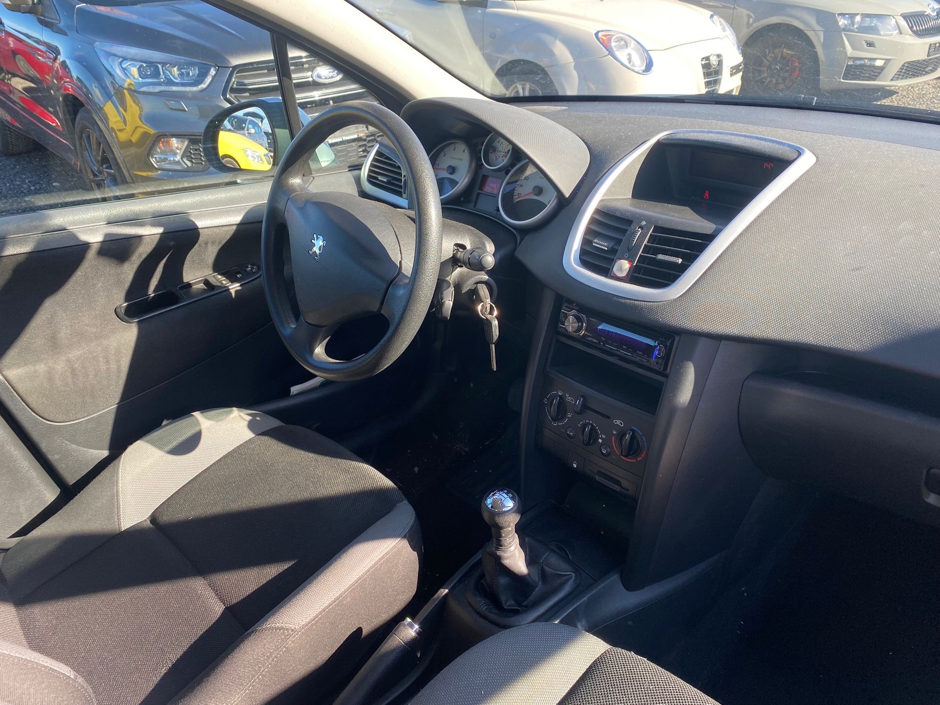 PEUGEOT 207 1.4 16V Sport-image-10