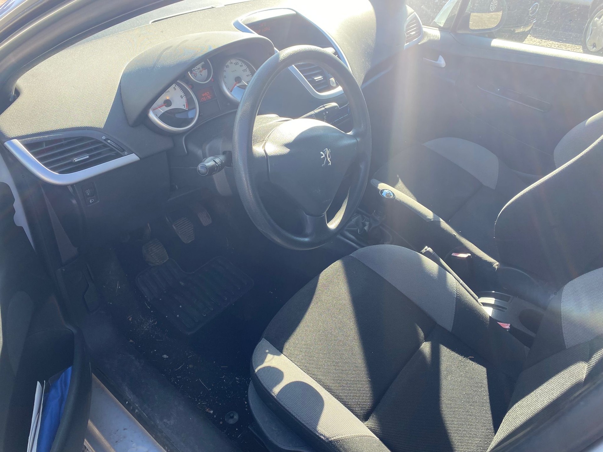PEUGEOT 207 1.4 16V Sport-image-9