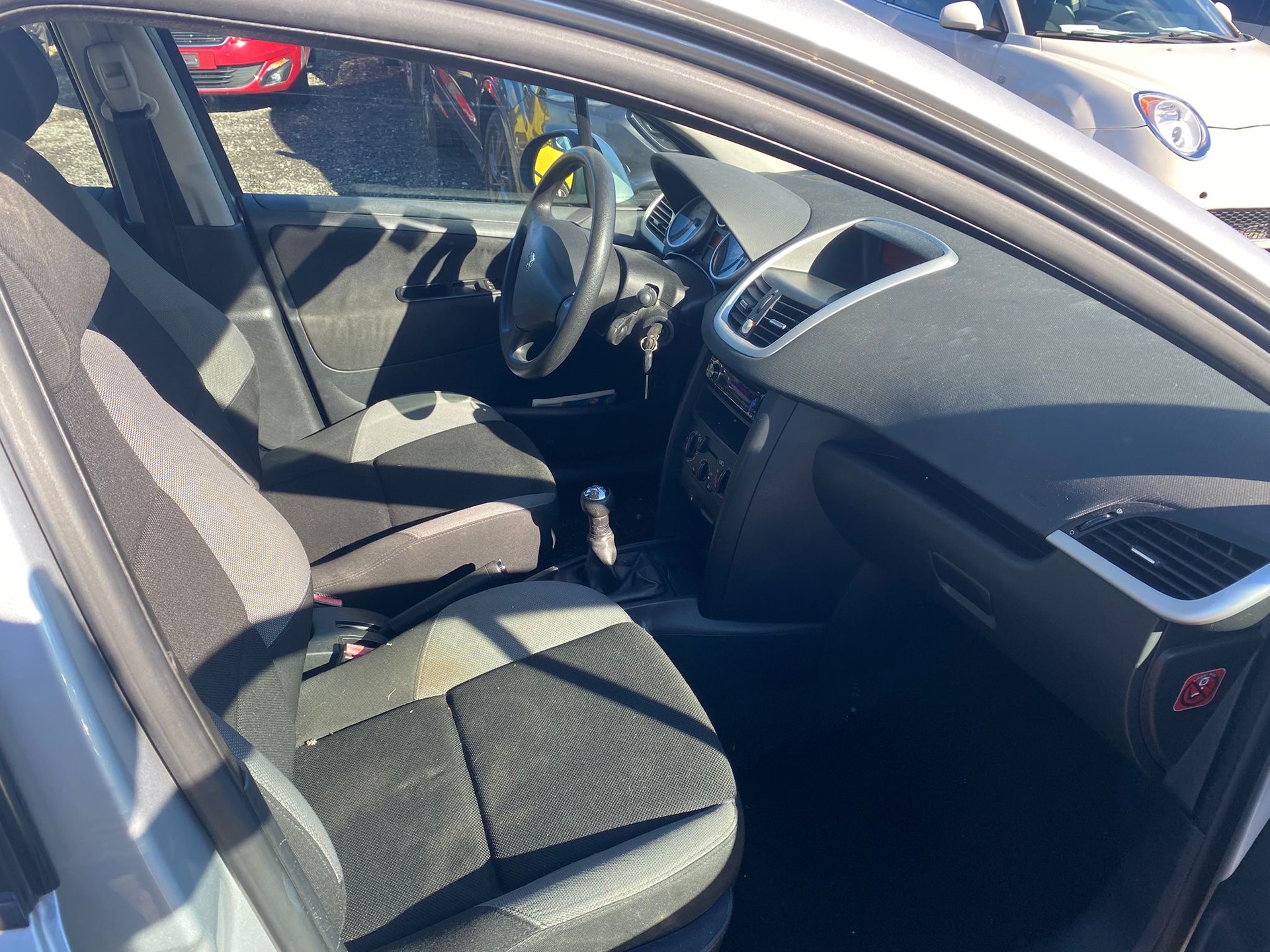 PEUGEOT 207 1.4 16V Sport-image-8