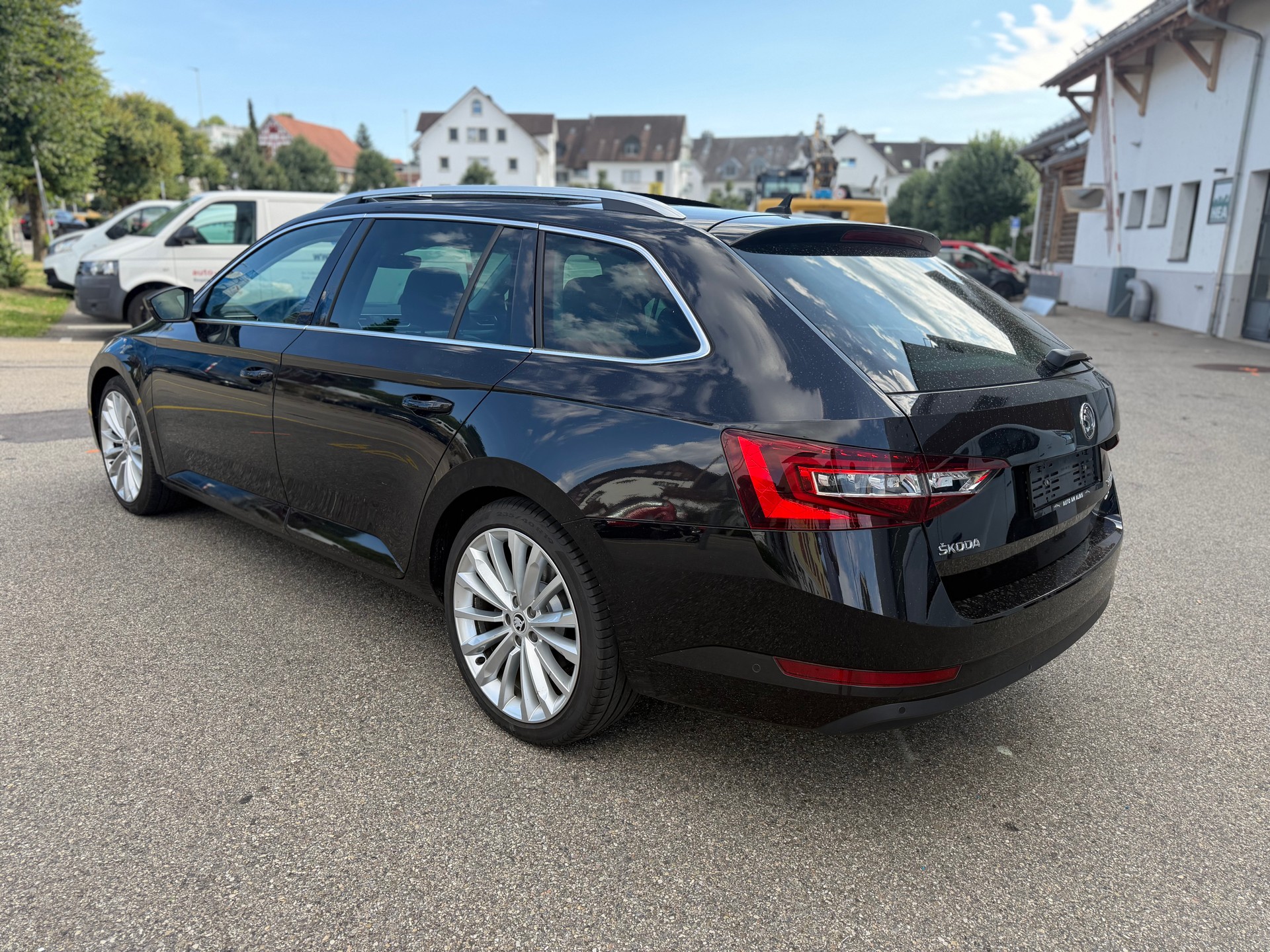 SKODA Superb Combi 2.0 TDi Ambition 4x4 DSG-image-6