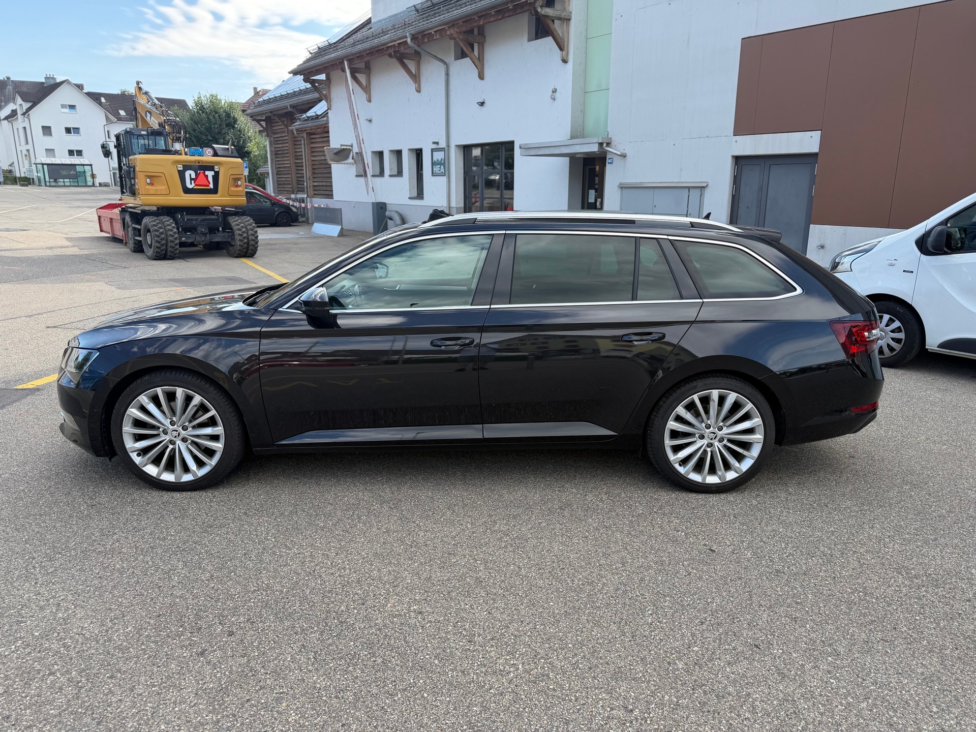SKODA Superb Combi 2.0 TDi Ambition 4x4 DSG-image-7