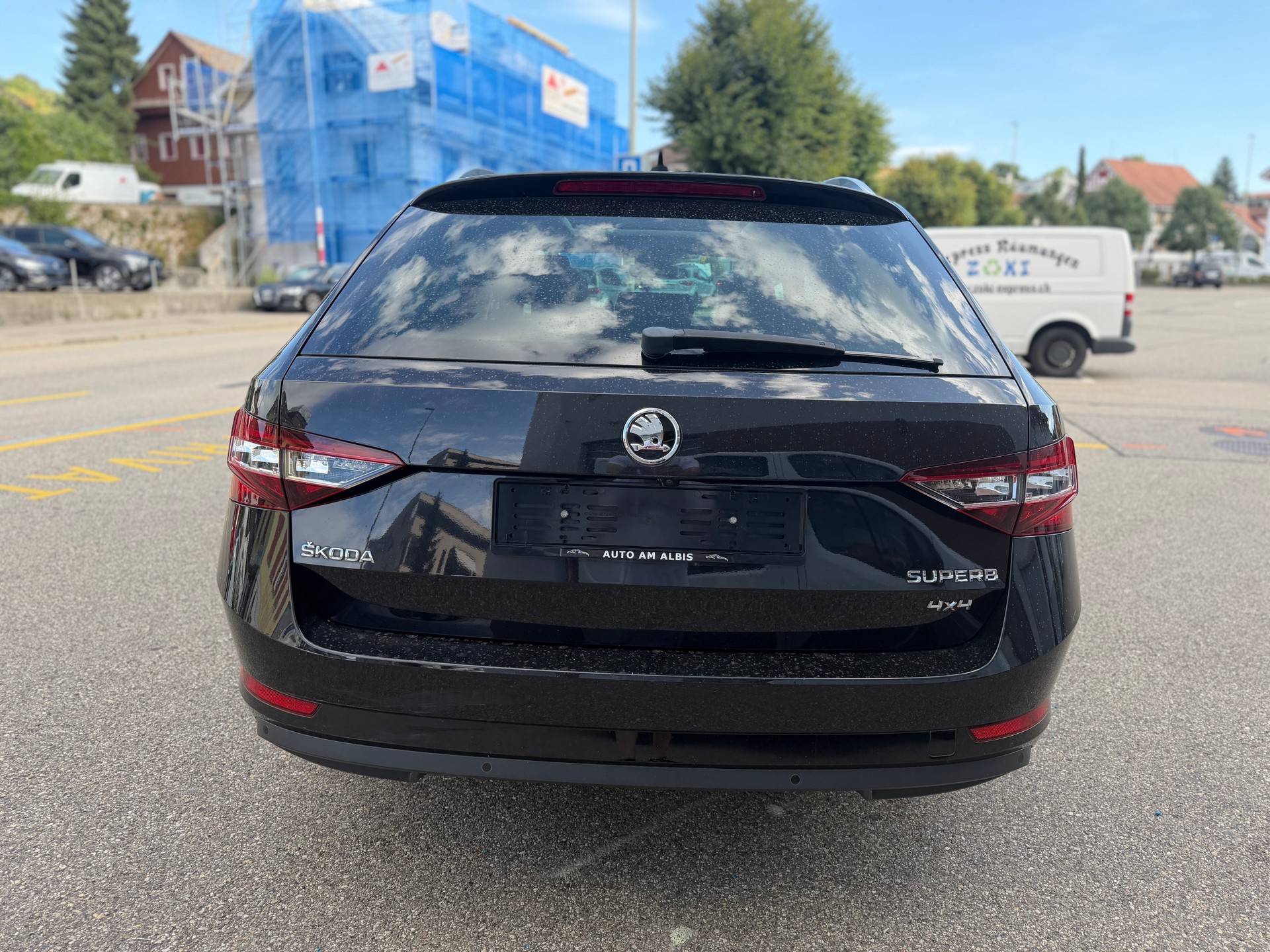 SKODA Superb Combi 2.0 TDi Ambition 4x4 DSG-image-5
