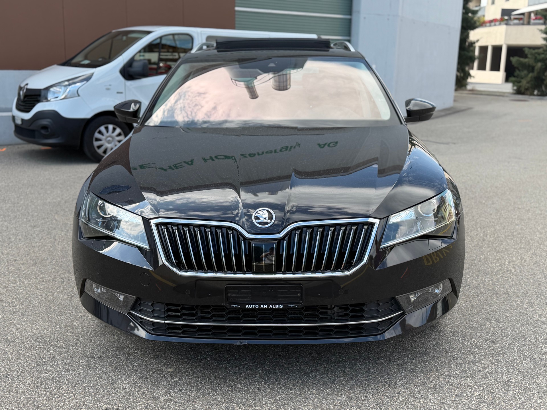 SKODA Superb Combi 2.0 TDi Ambition 4x4 DSG-image-1