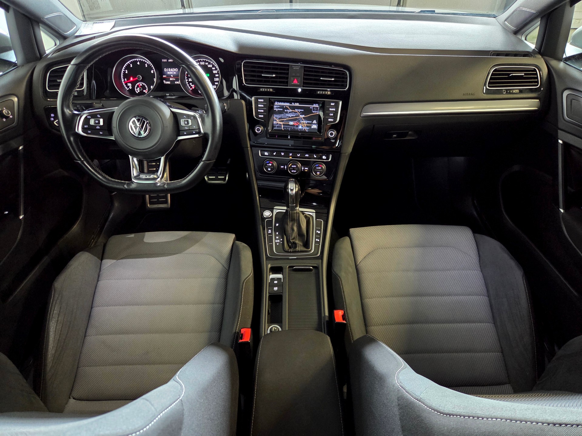 VW Golf VII 1.4 TSI R-Line DSG-image-6