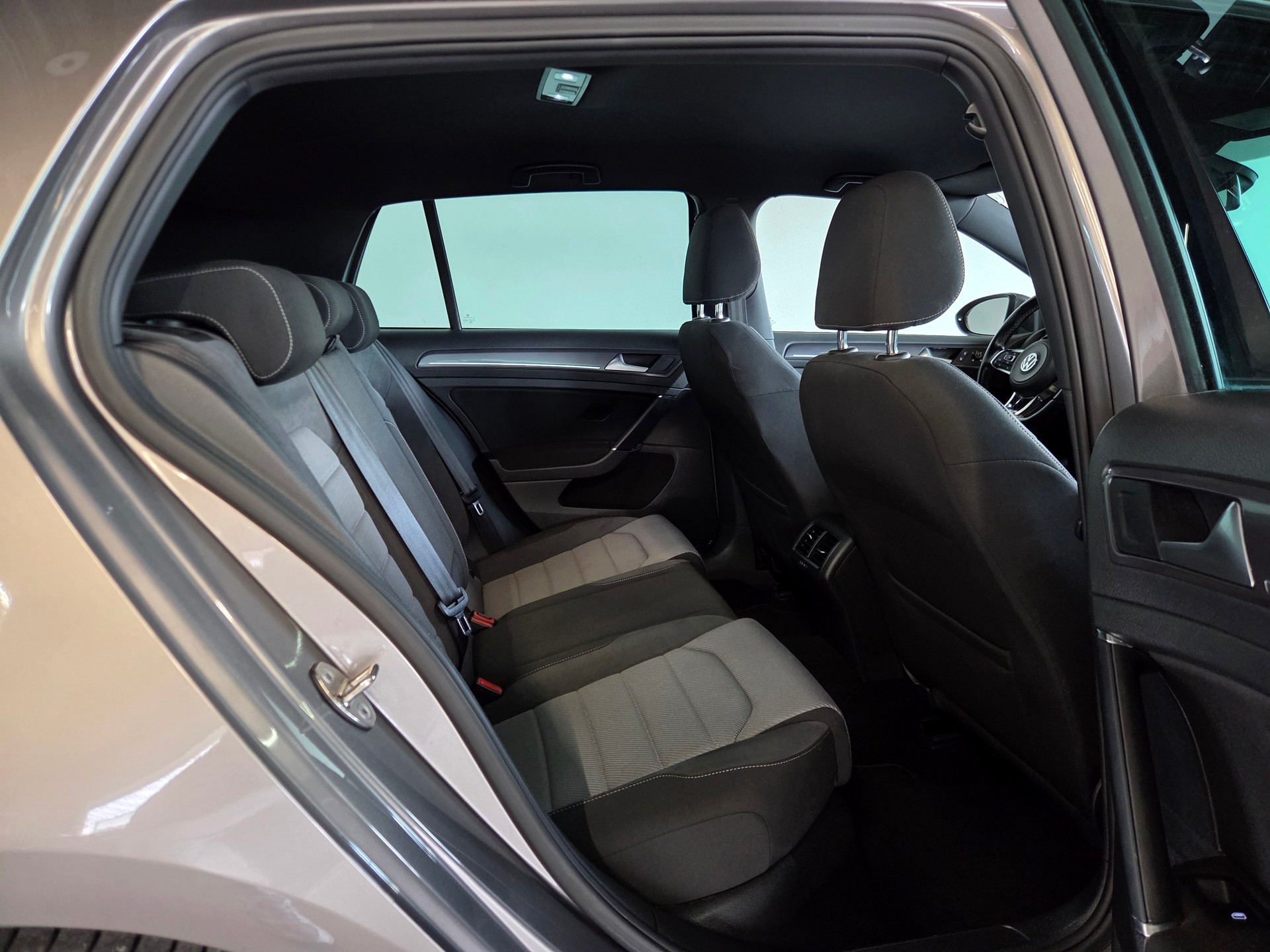 VW Golf VII 1.4 TSI R-Line DSG-image-18