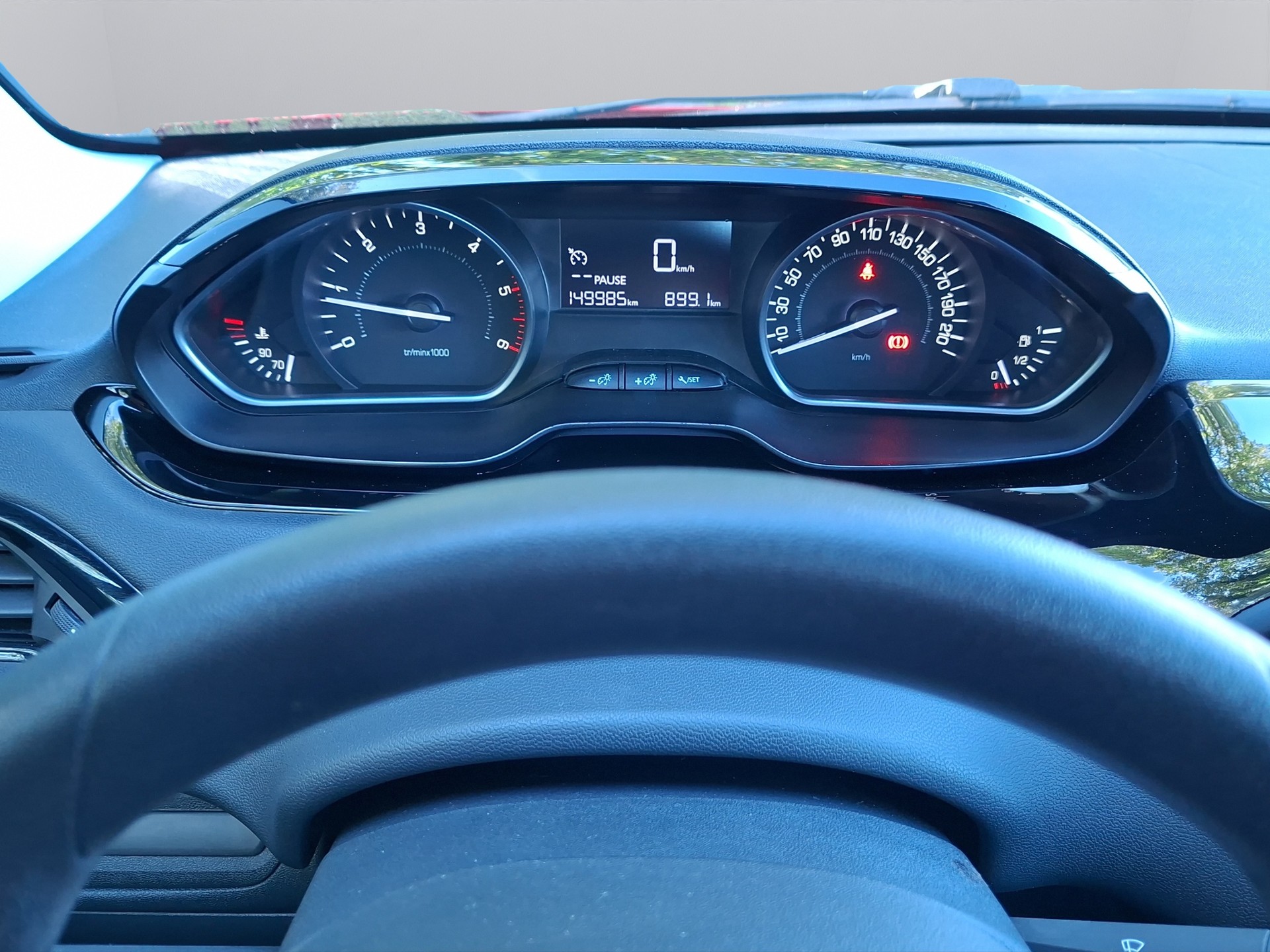 PEUGEOT 208 1.6 BlueHDi Active-image-10