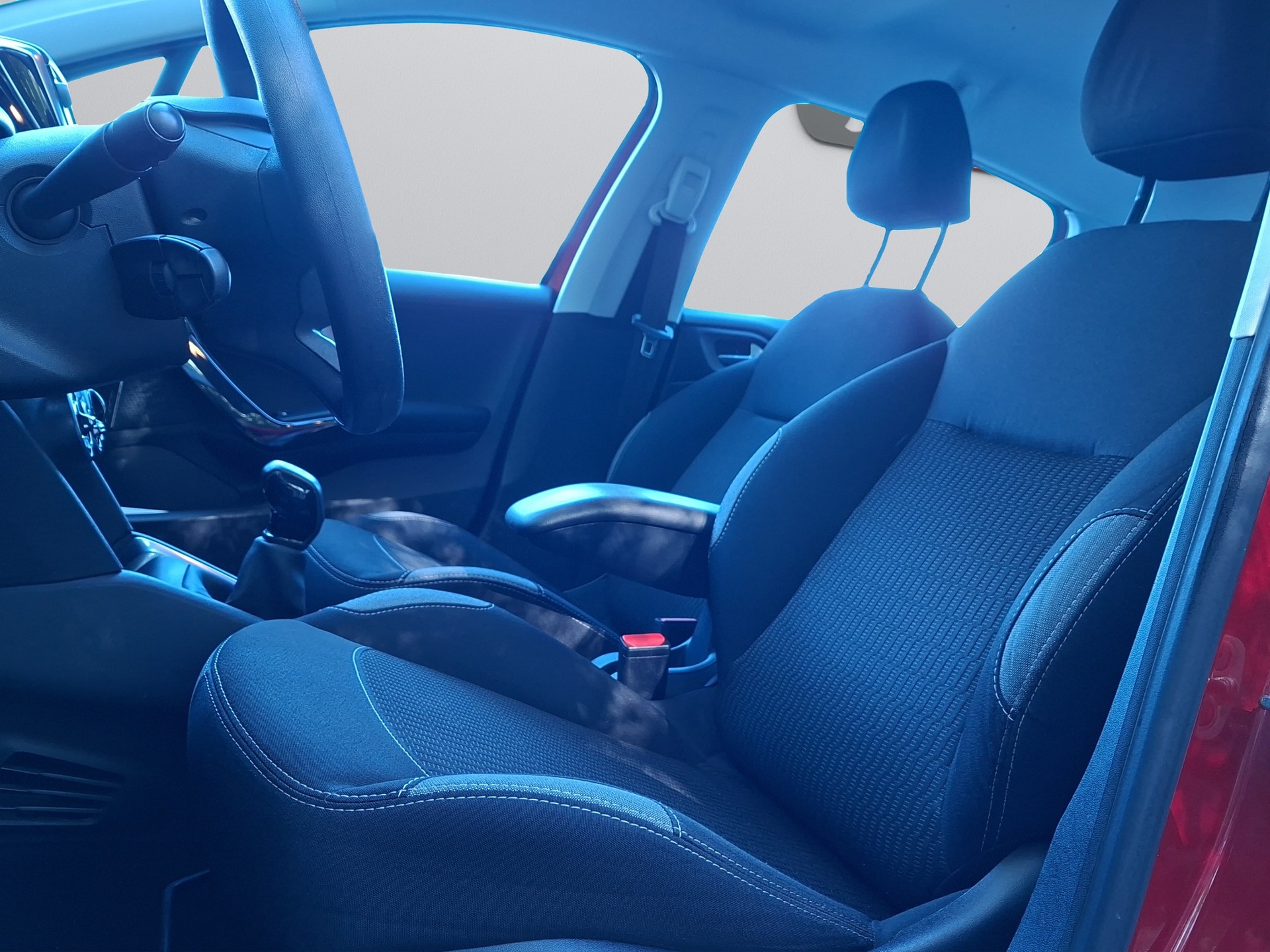 PEUGEOT 208 1.6 BlueHDi Active-image-8