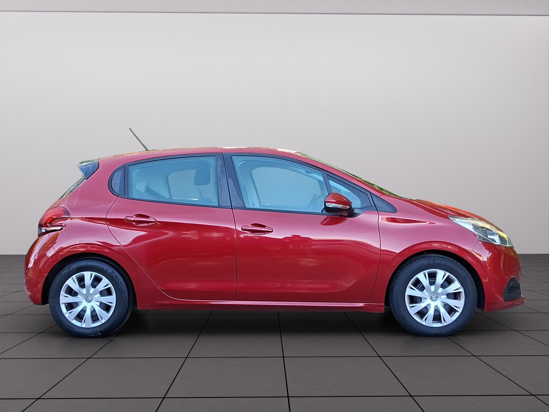 PEUGEOT 208 1.6 BlueHDi Active-showroom-element-3