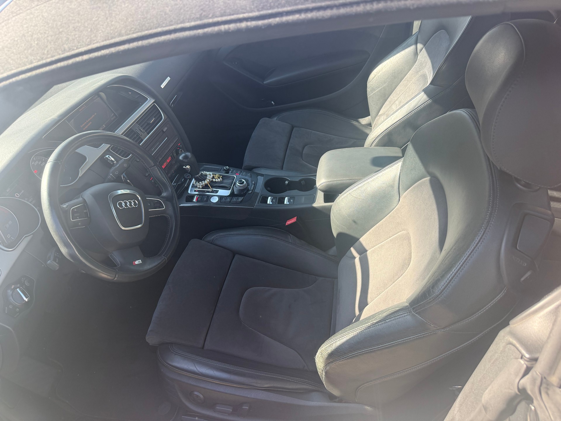 AUDI 3.0 V6 TFSI quattro S-Tronic-image-4