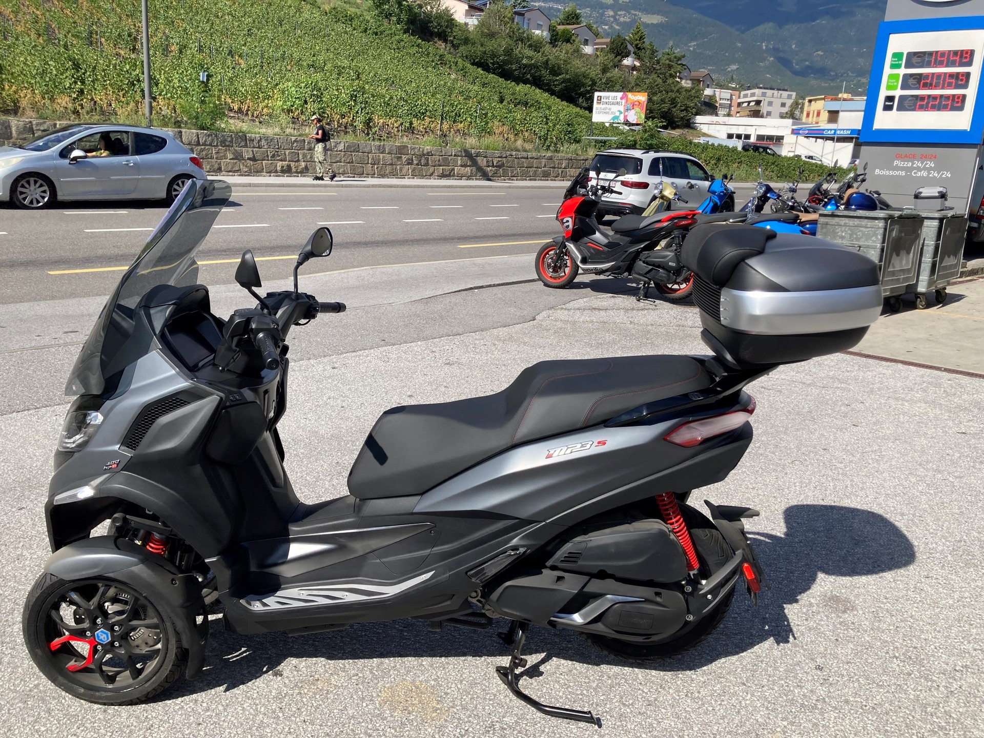 PIAGGIO MP3 400 Sport RST-image-5