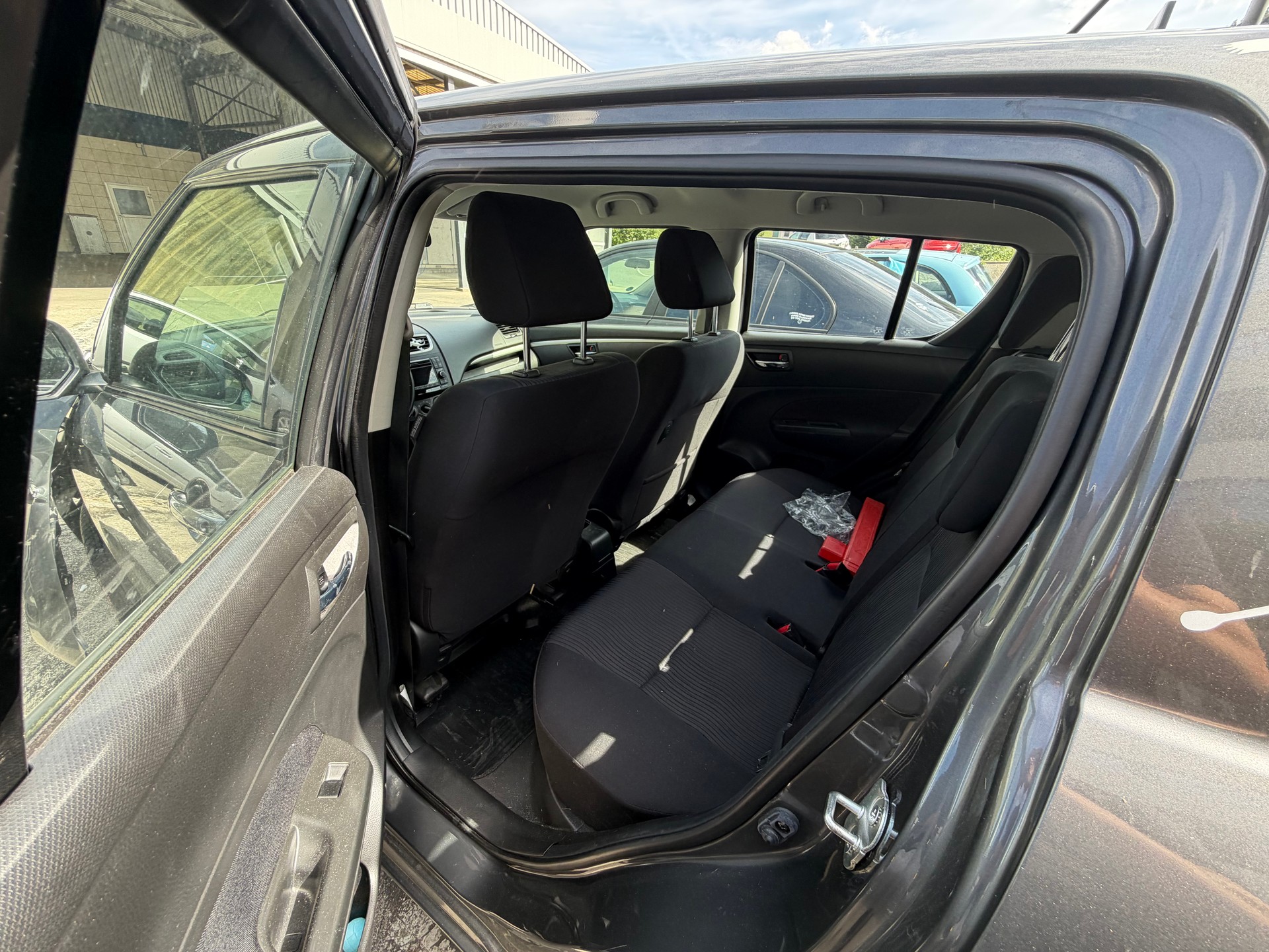 SUZUKI Swift 1.2i 16V GL Piz Sulai 4x4-image-10