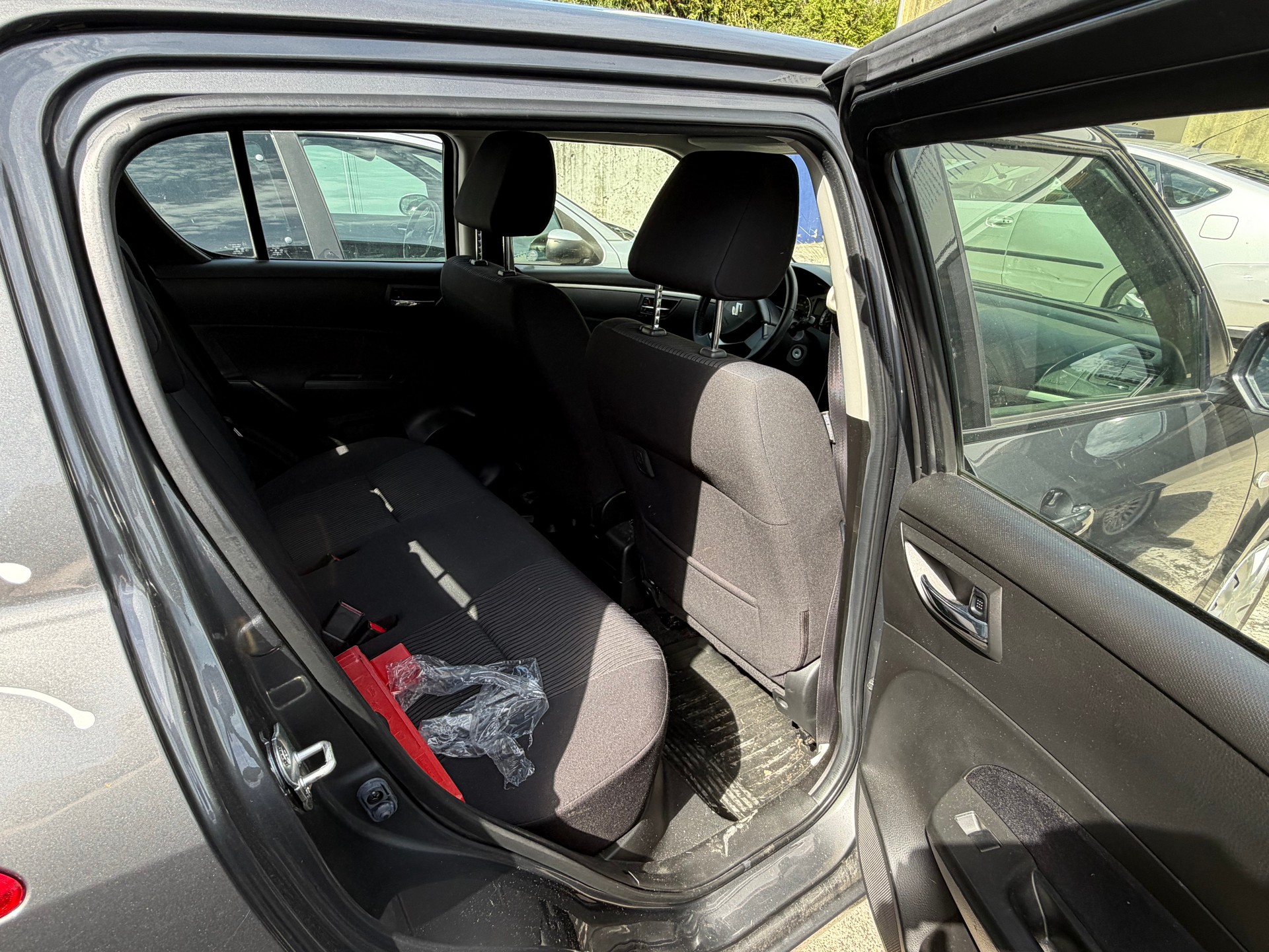 SUZUKI Swift 1.2i 16V GL Piz Sulai 4x4-image-5