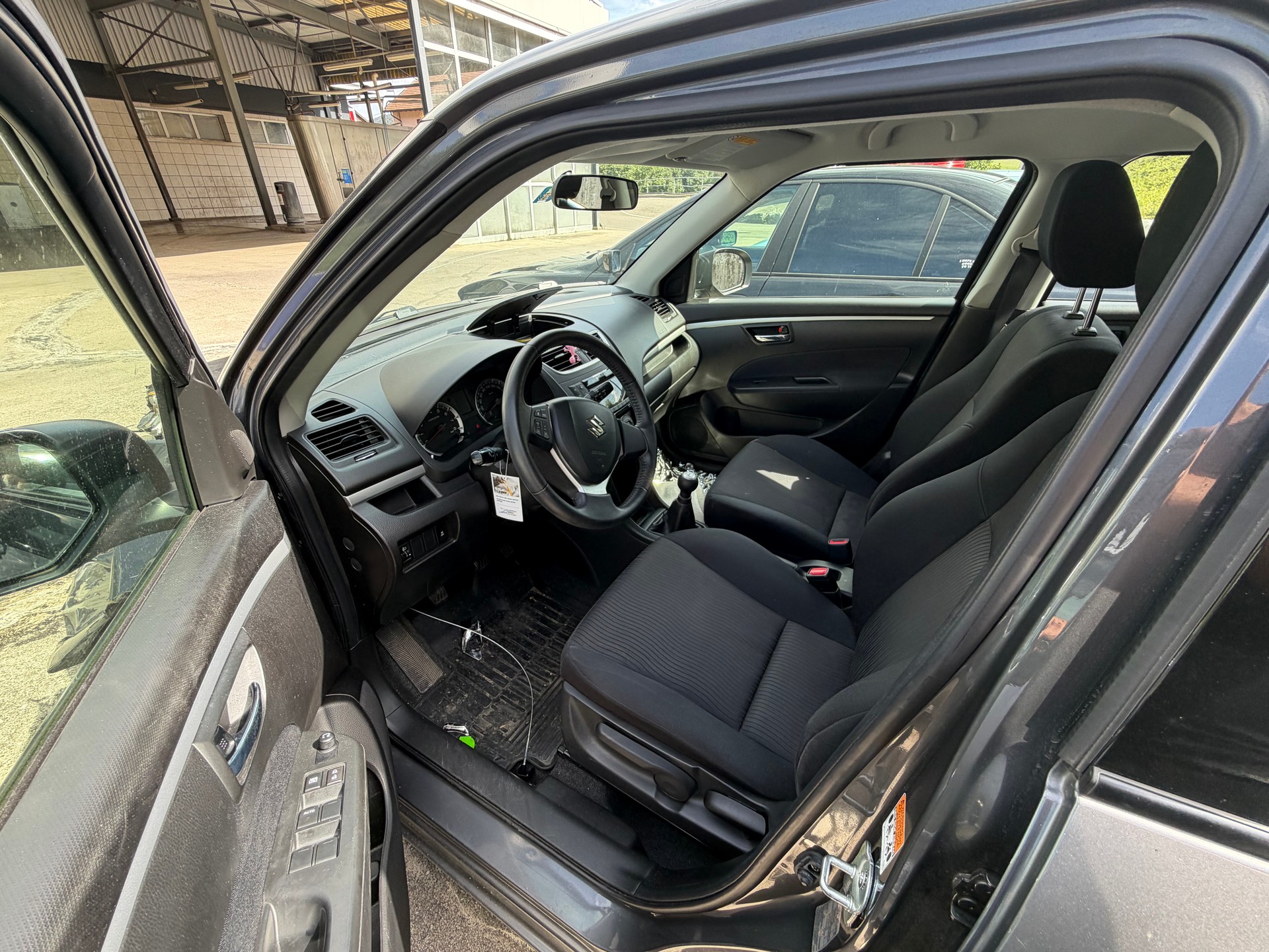 SUZUKI Swift 1.2i 16V GL Piz Sulai 4x4-image-11