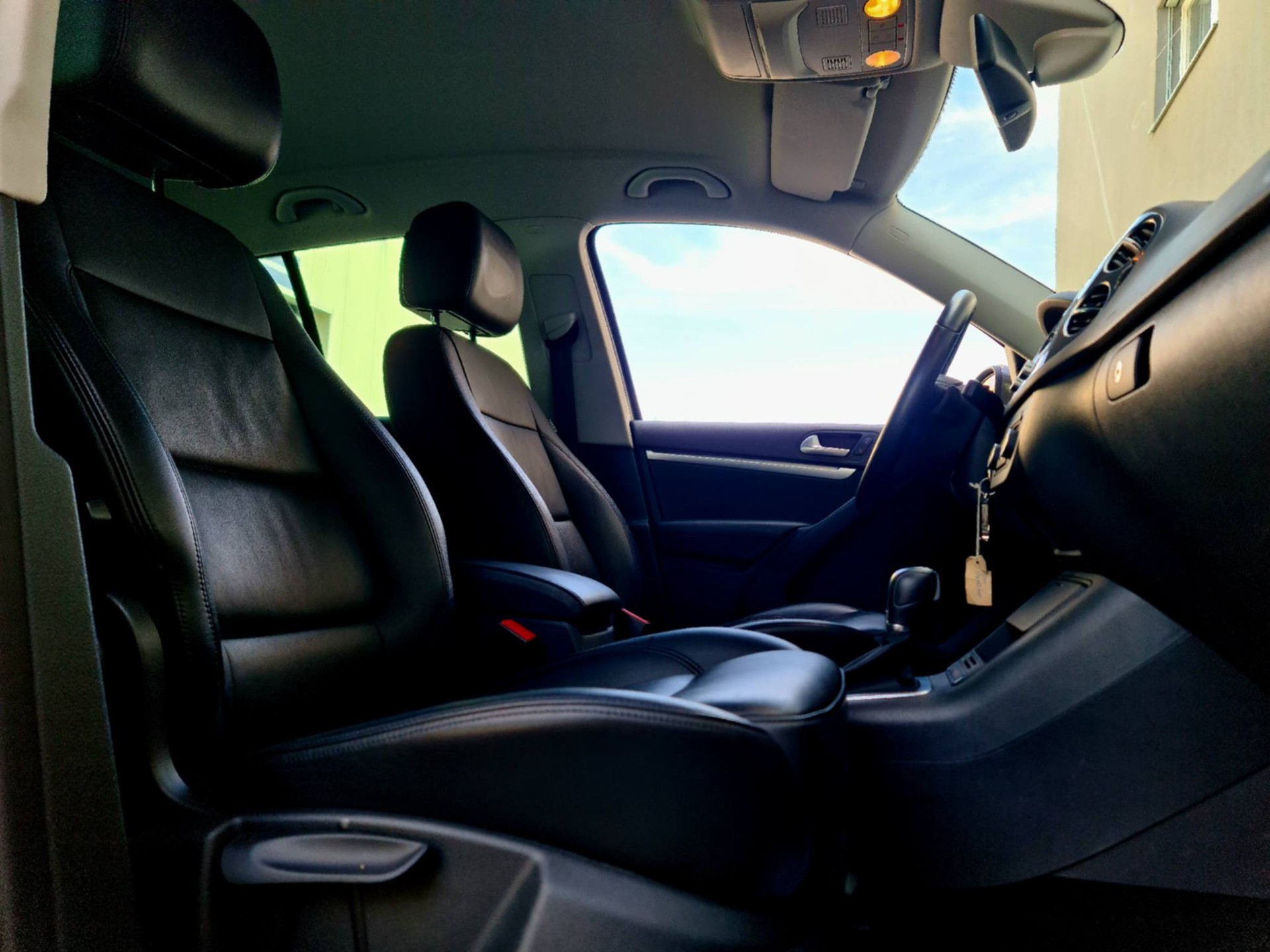 VW Tiguan 2.0 TSI Design 4Motion DSG-image-17