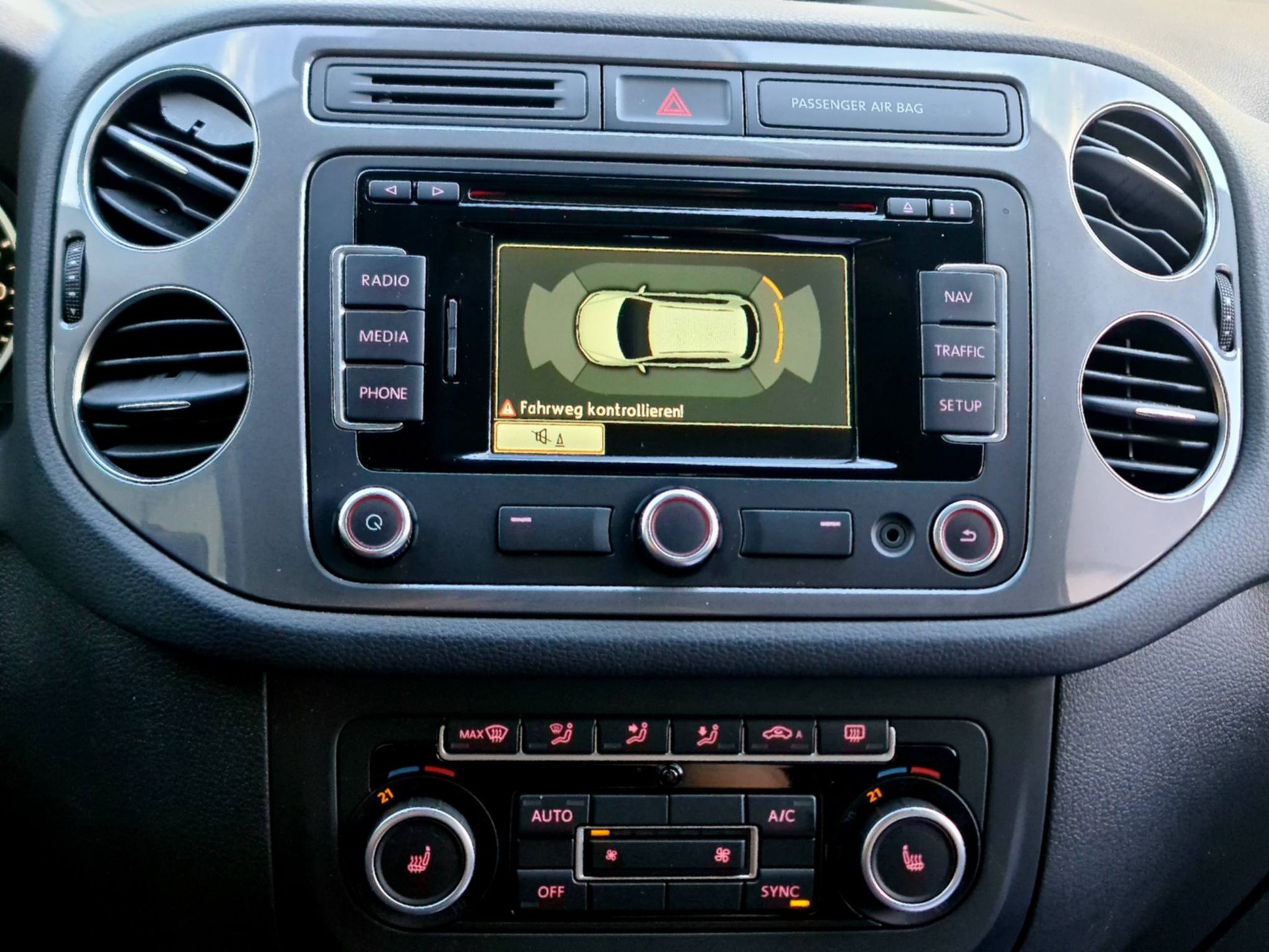 VW Tiguan 2.0 TSI Design 4Motion DSG-image-21