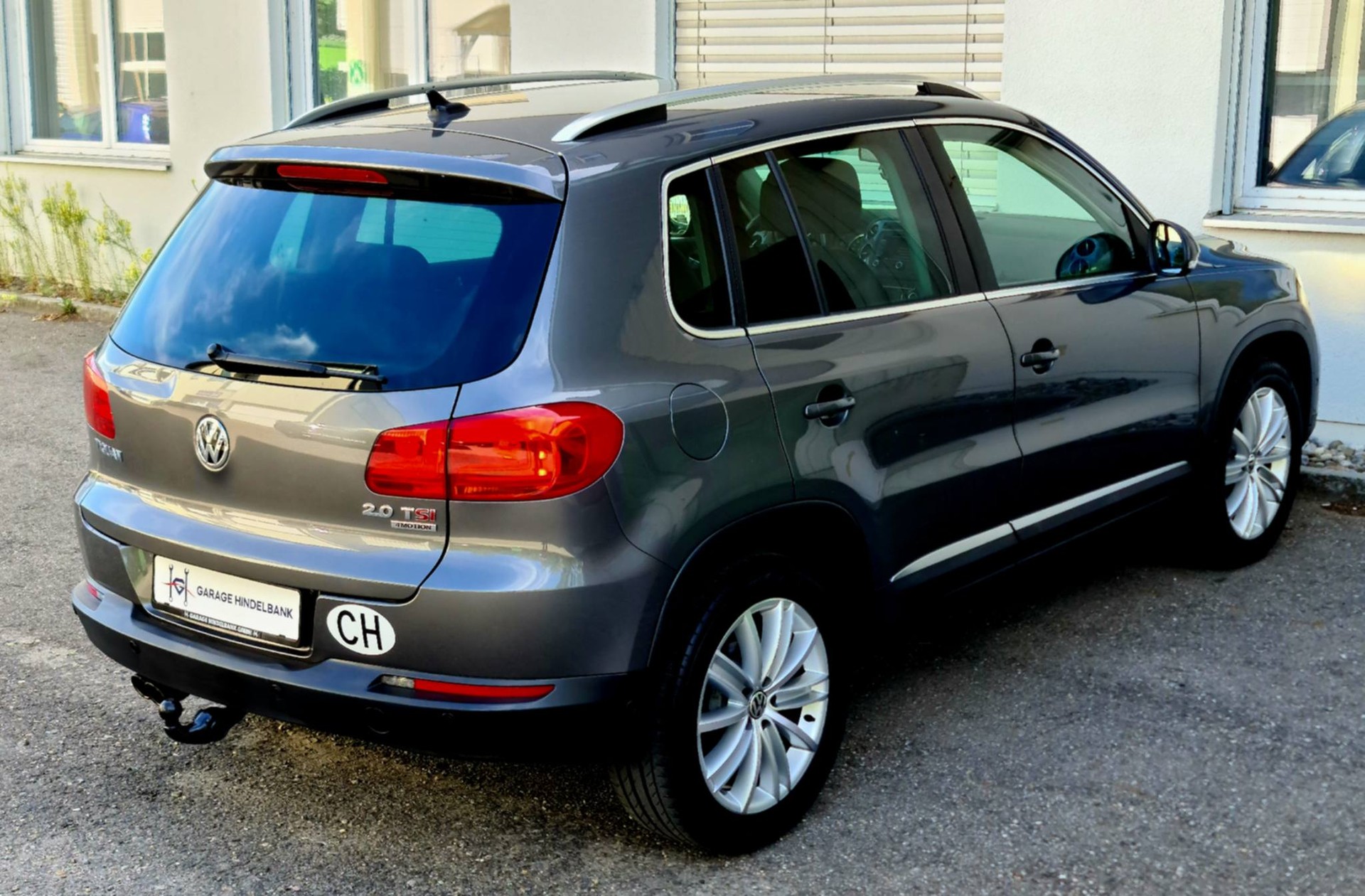 VW Tiguan 2.0 TSI Design 4Motion DSG-image-10