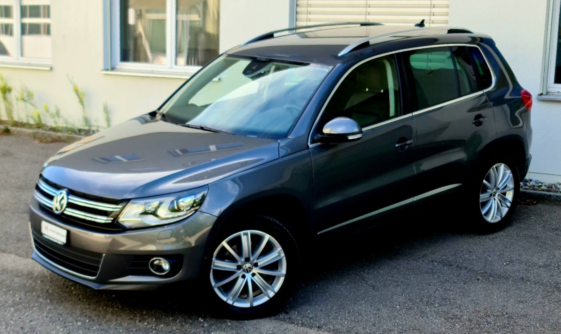 VW Tiguan 2.0 TSI Design 4Motion DSG-showroom-element-1