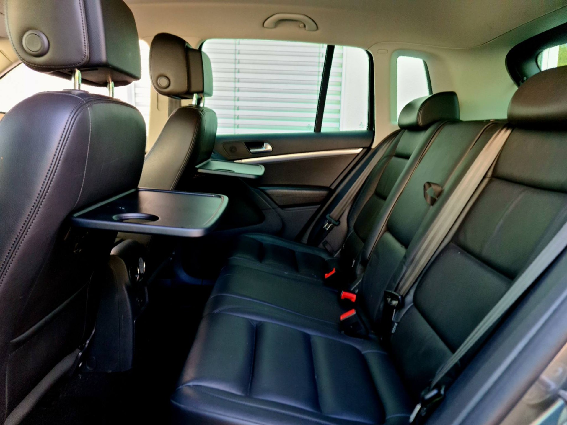 VW Tiguan 2.0 TSI Design 4Motion DSG-image-27